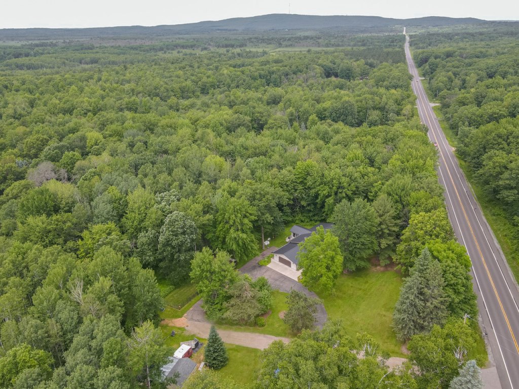 Wausau, Wisconsin, 54401, United States, 3 Bedrooms Bedrooms, ,3 BathroomsBathrooms,Residential,For Sale,1874102