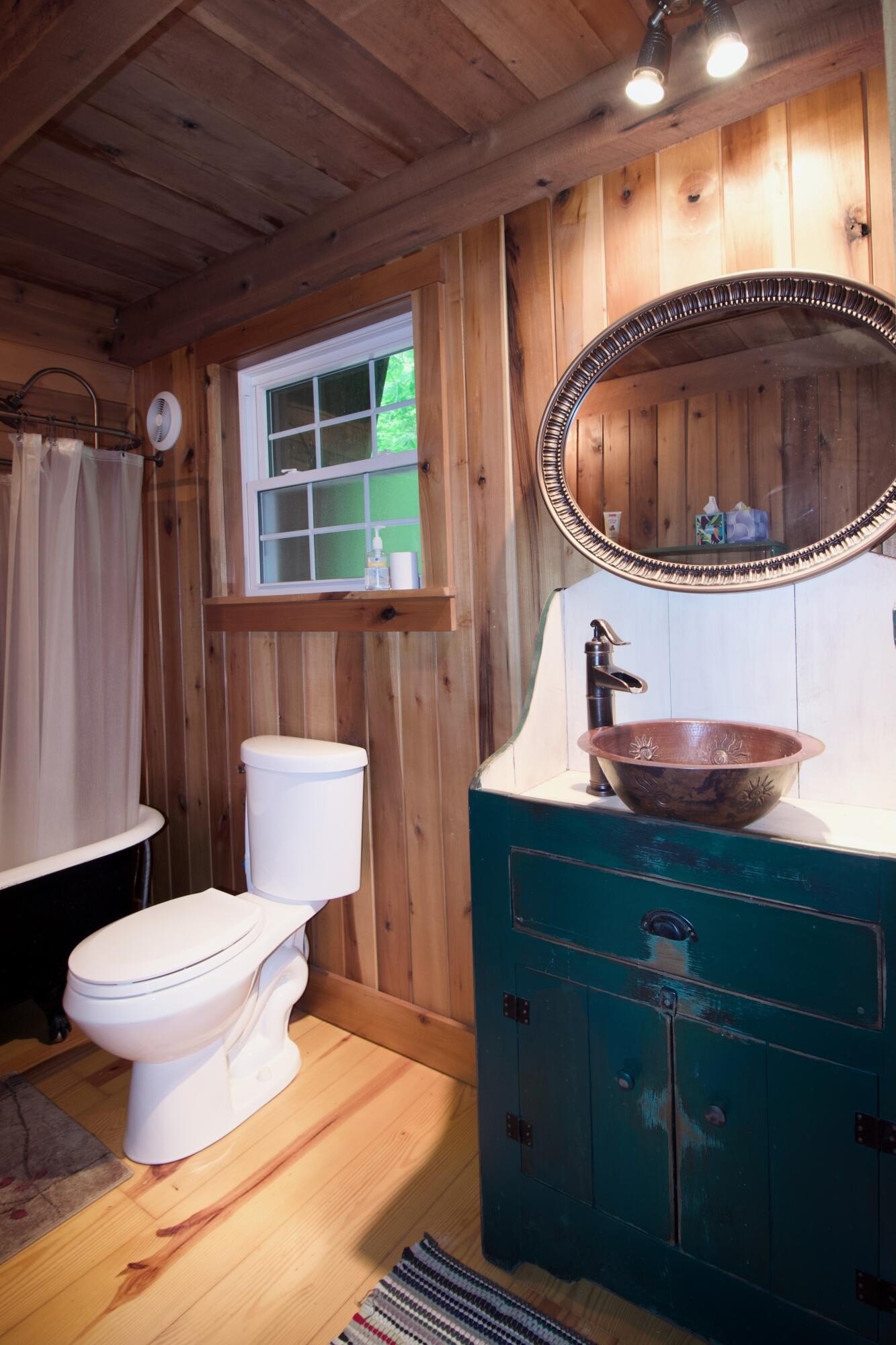 Hinton, West Virginia, 25951, United States, 3 Bedrooms Bedrooms, ,2 BathroomsBathrooms,Residential,For Sale,1847194
