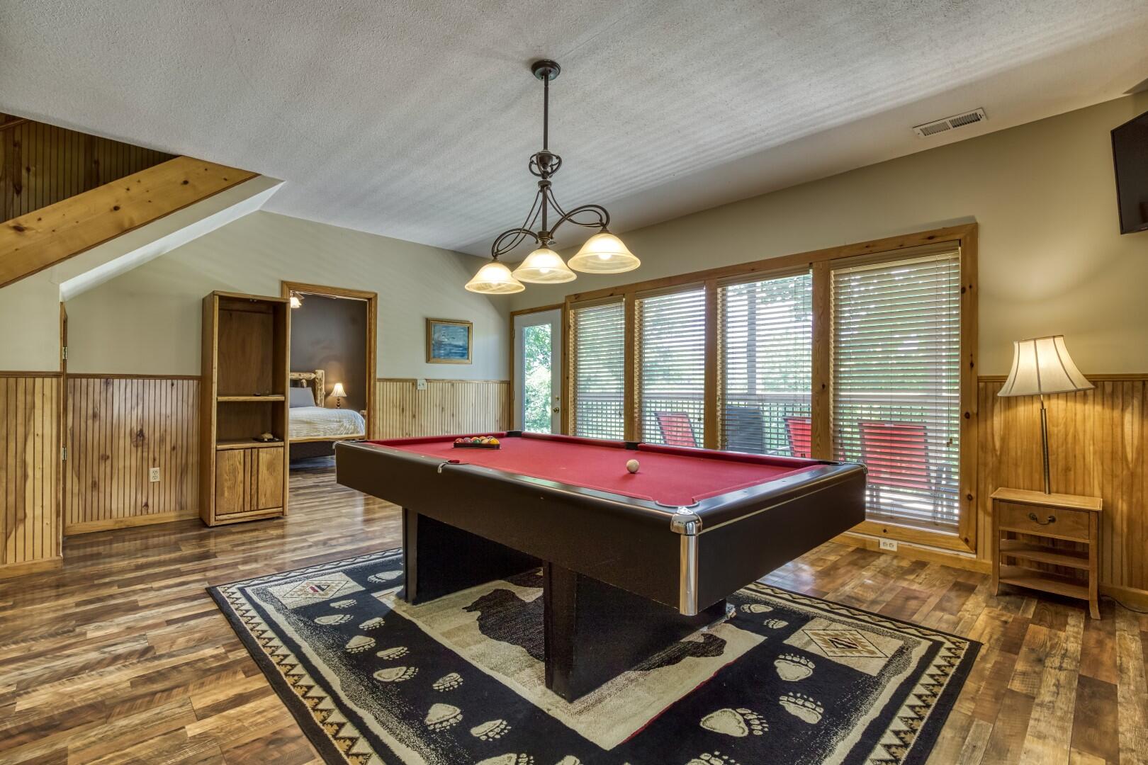 Gatlinburg, Tennessee, 37738, United States, 2 Bedrooms Bedrooms, ,3 BathroomsBathrooms,Residential,For Sale,1931589