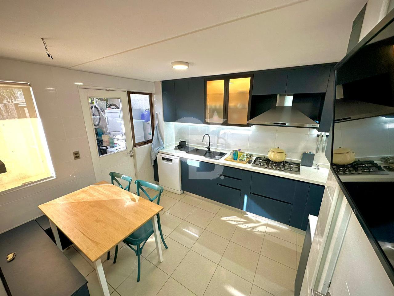 Lo Barnechea, Chile, 5 Bedrooms Bedrooms, ,5 BathroomsBathrooms,Residential,For Sale,1986554