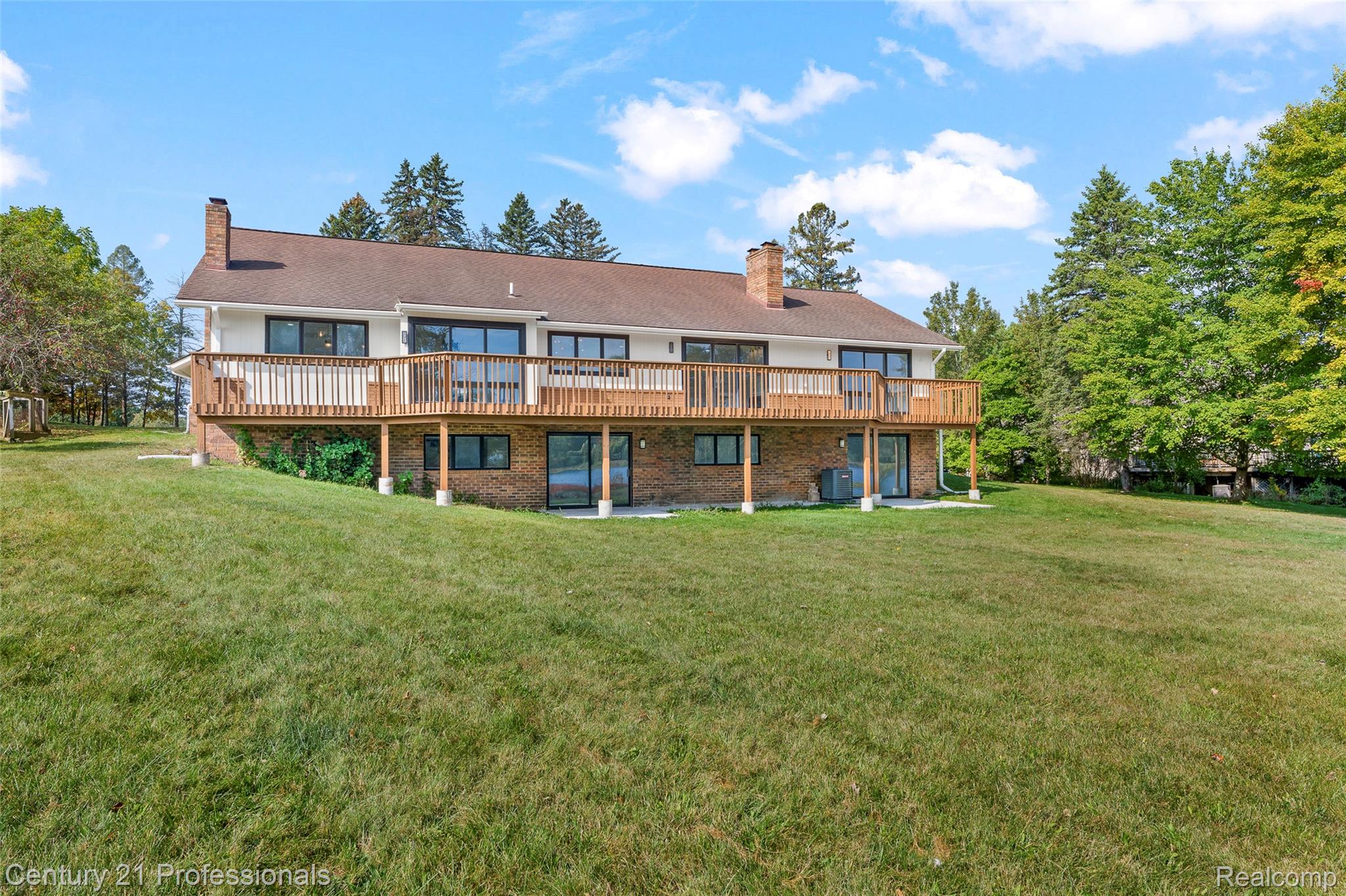 Davisburg, Michigan, 48350, United States, 5 Bedrooms Bedrooms, ,4 BathroomsBathrooms,Residential,For Sale,1982233