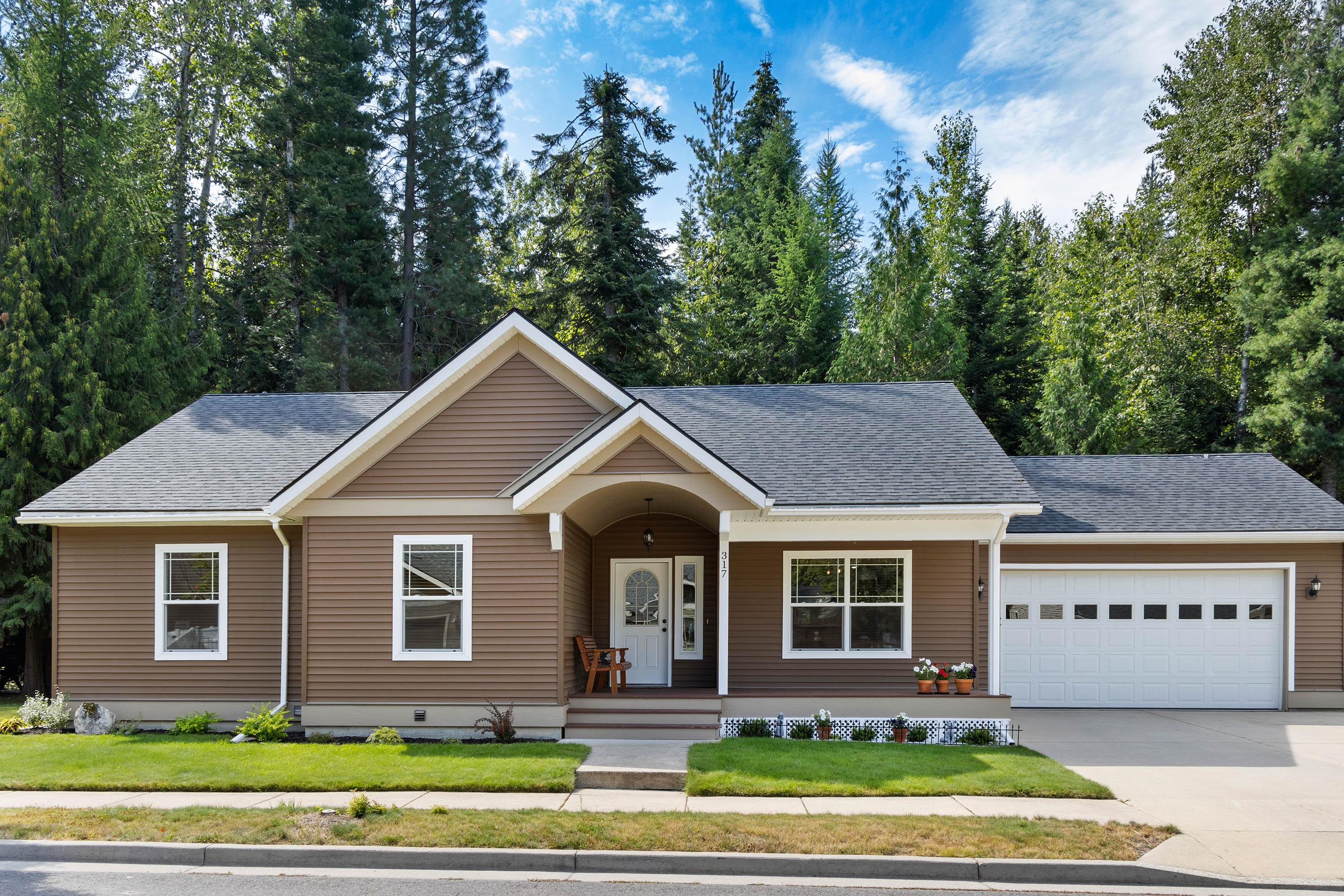 Sandpoint, Idaho, 83864, United States, 3 Bedrooms Bedrooms, ,2 BathroomsBathrooms,Residential,For Sale,1975029