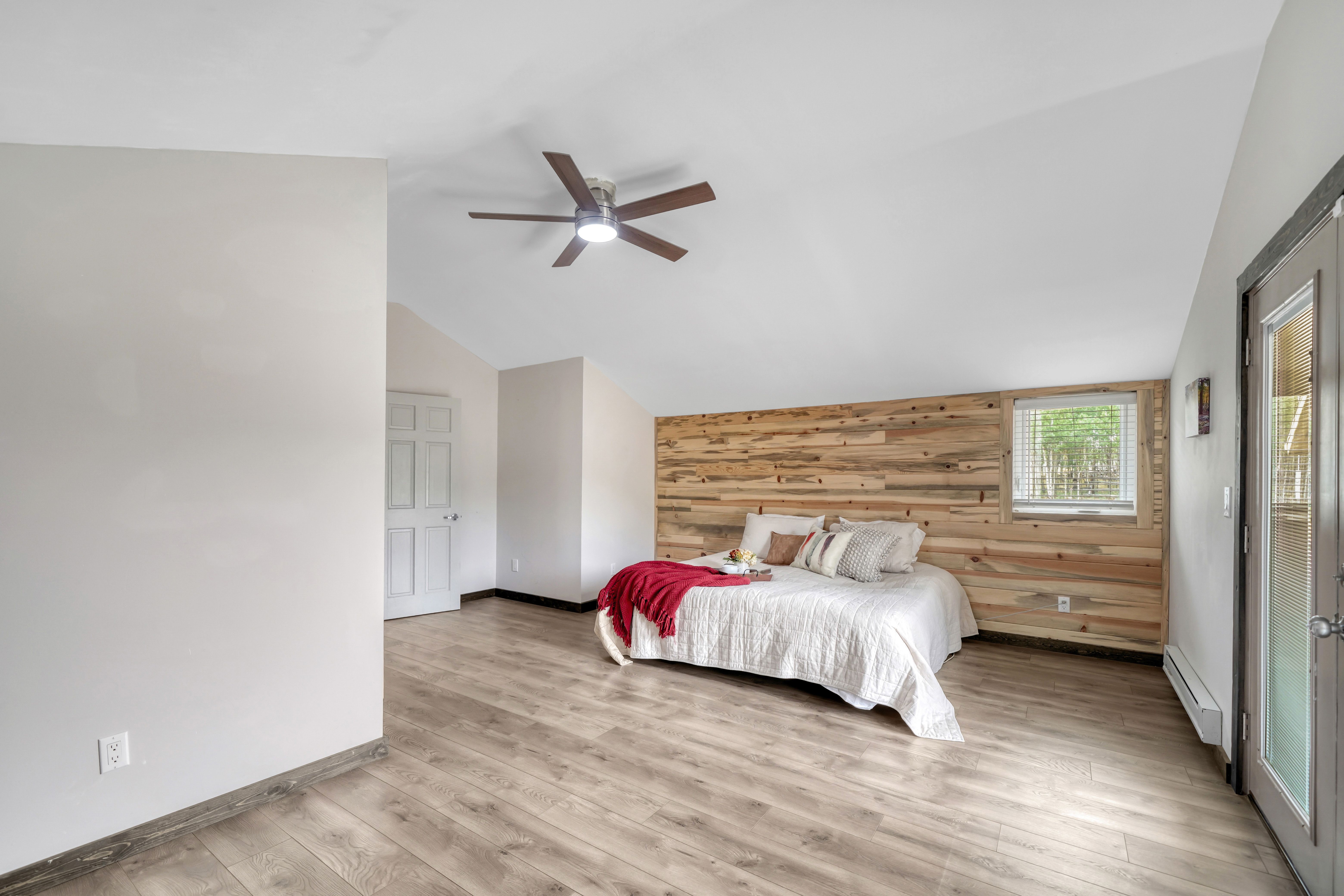  Remodeled Beaver Lakes Chalet with Lake & Mountain Views - 物件實景