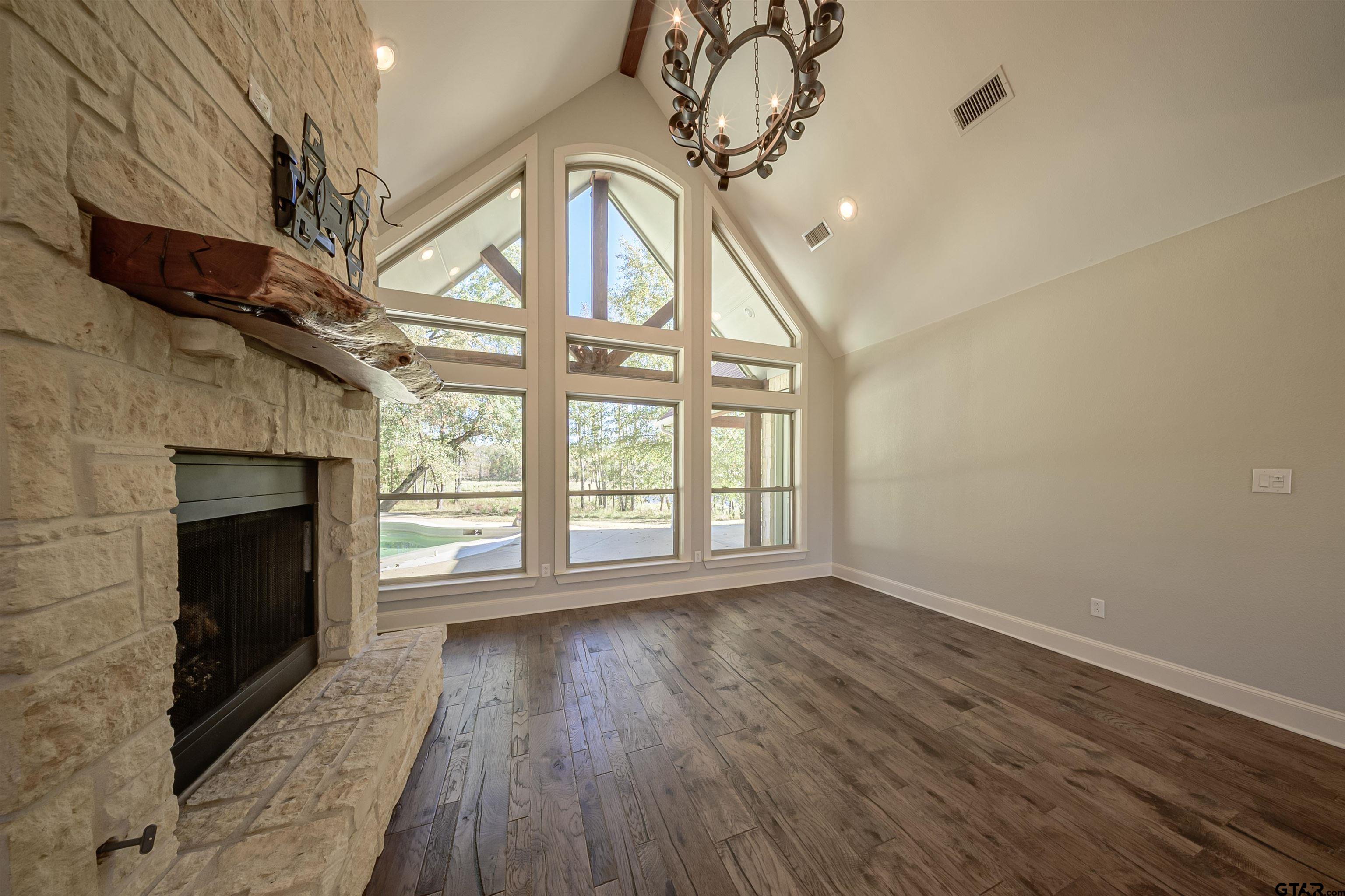 Lindale, Texas, 75771, United States, 4 Bedrooms Bedrooms, ,4 BathroomsBathrooms,Residential,For Sale,1992083