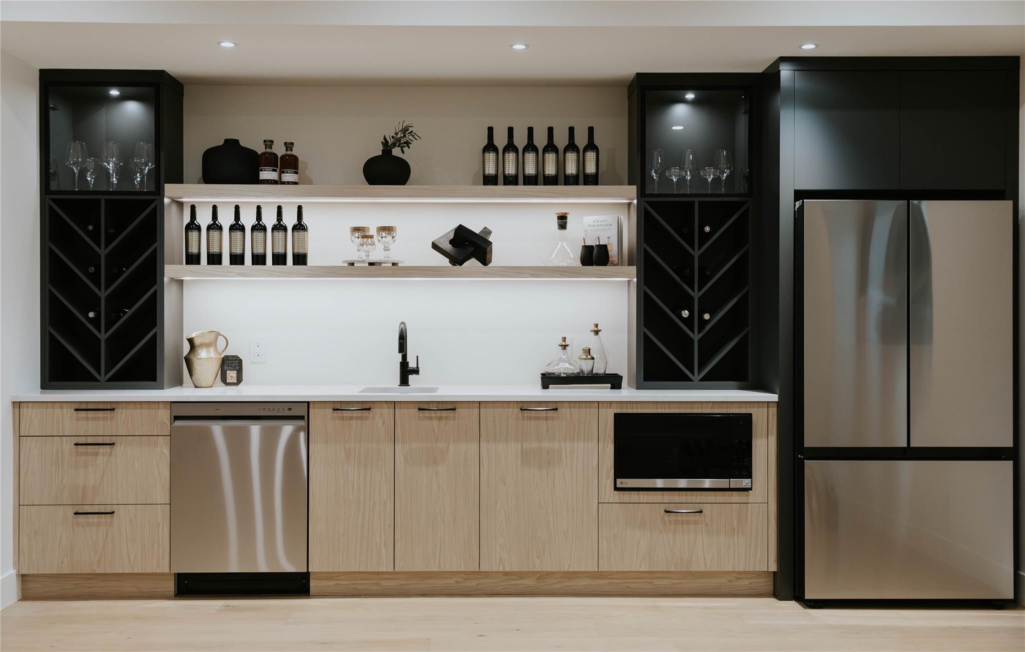 KELOWNA, British Columbia, V1W 0C4, CA, 5 Bedrooms Bedrooms, ,4 BathroomsBathrooms,Residential,For Sale,1960562