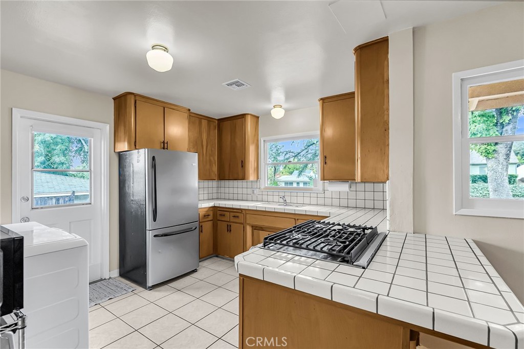 Riverside, California, 92506, United States, 3 Bedrooms Bedrooms, ,2 BathroomsBathrooms,Residential,For Sale,2001609