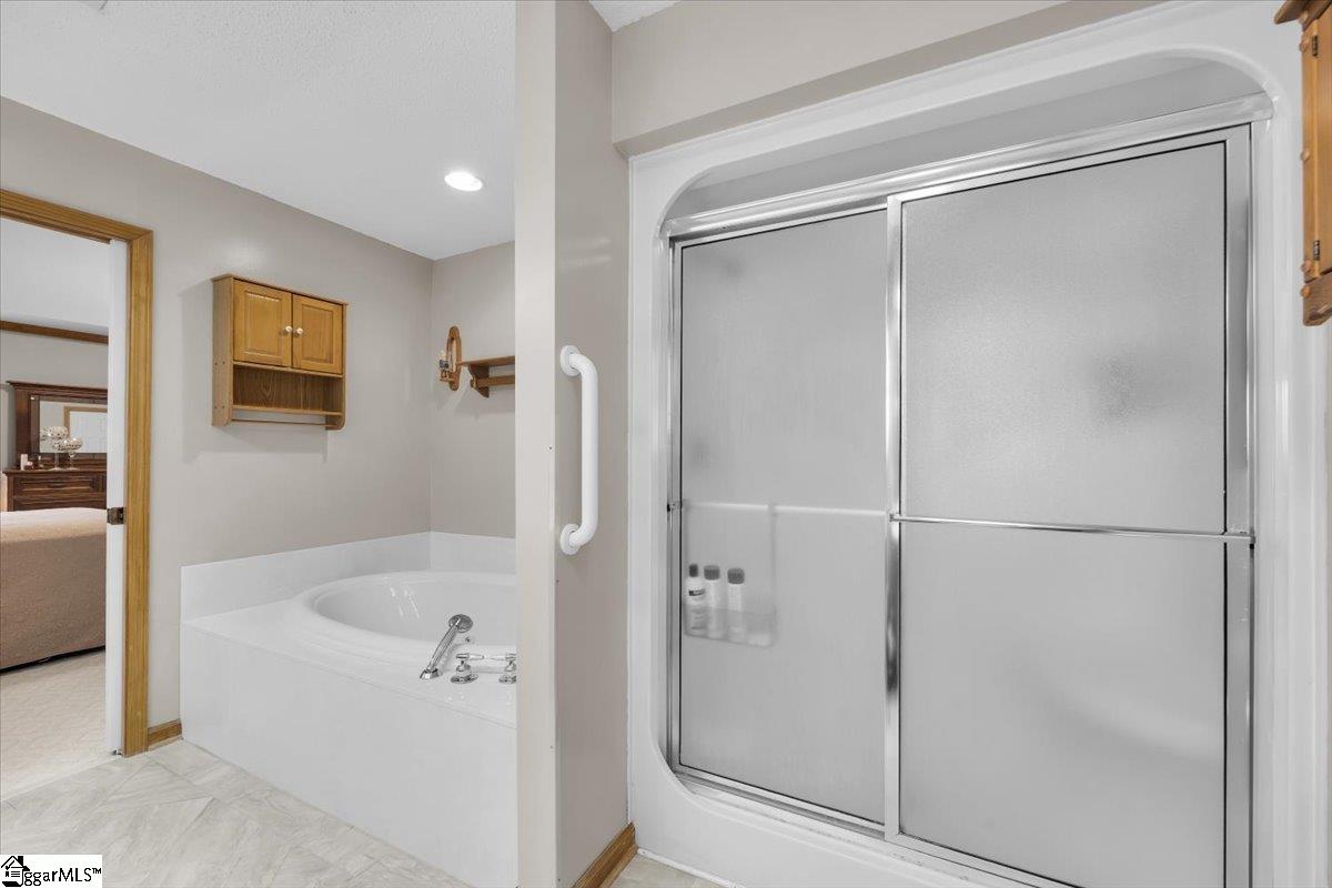 Greenville, South Carolina, 29617, United States, 4 Bedrooms Bedrooms, ,3 BathroomsBathrooms,Residential,For Sale,1955283