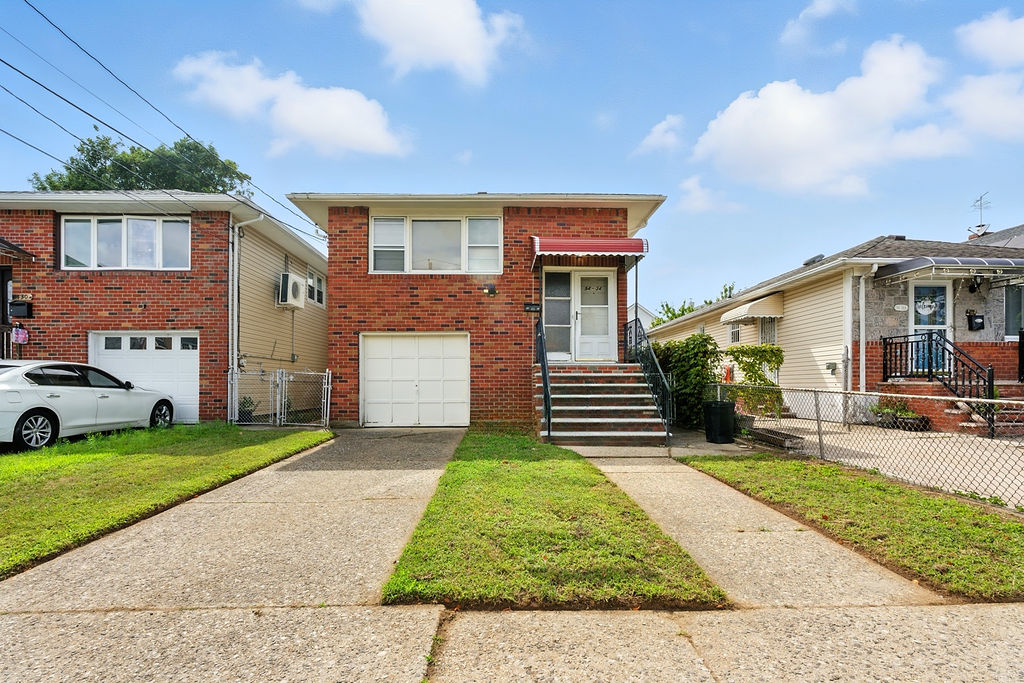 Floral Park, New York, 11001, United States, 3 Bedrooms Bedrooms, ,3 BathroomsBathrooms,Residential,For Sale,1928603