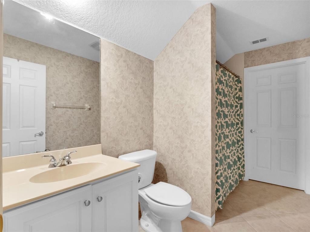 Orlando, Florida, 32819, United States, 5 Bedrooms Bedrooms, ,4 BathroomsBathrooms,Residential,For Sale,1934646