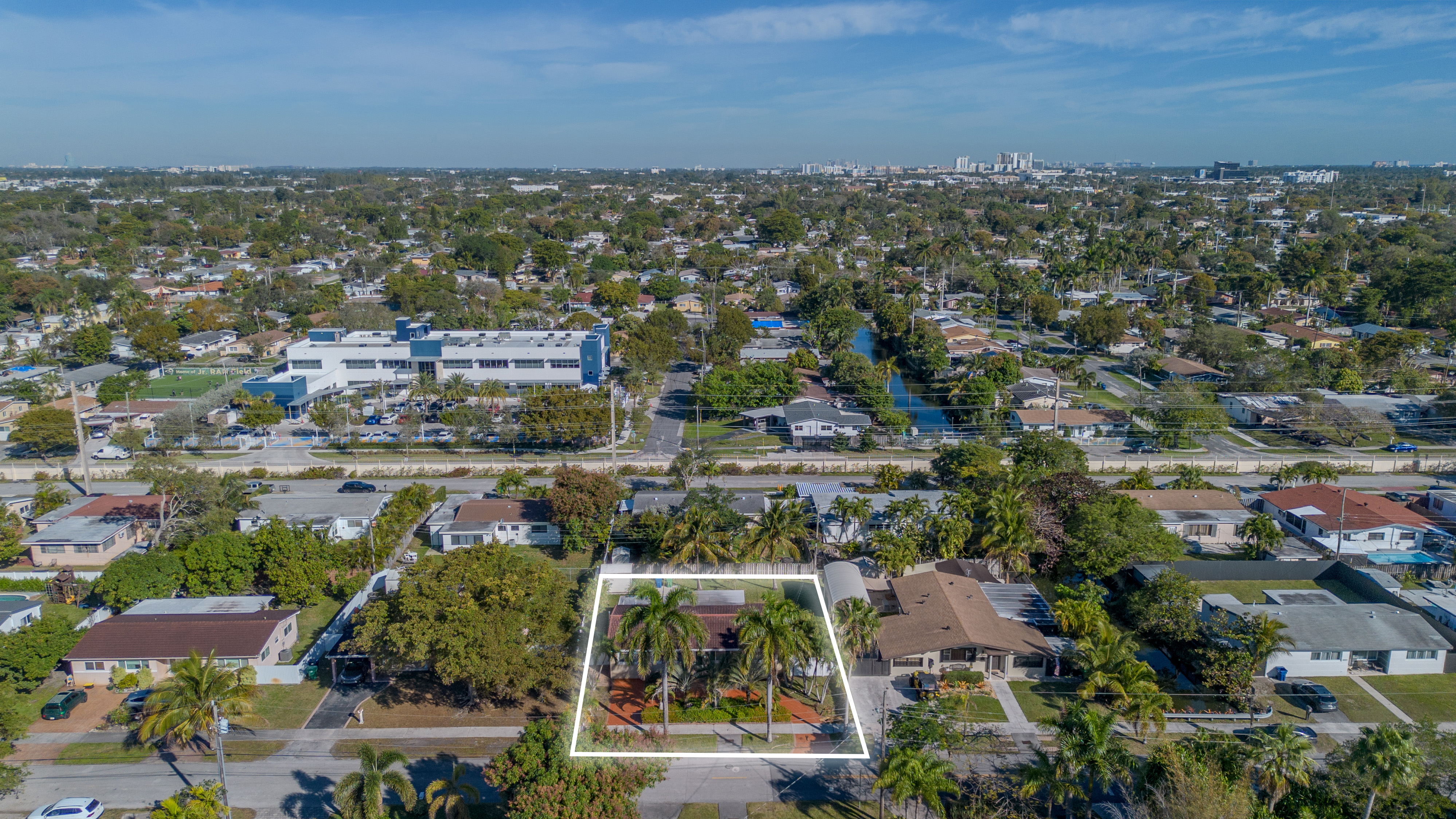  2475 NE 214th St, Aventura, FL, 33180 - 物件實景