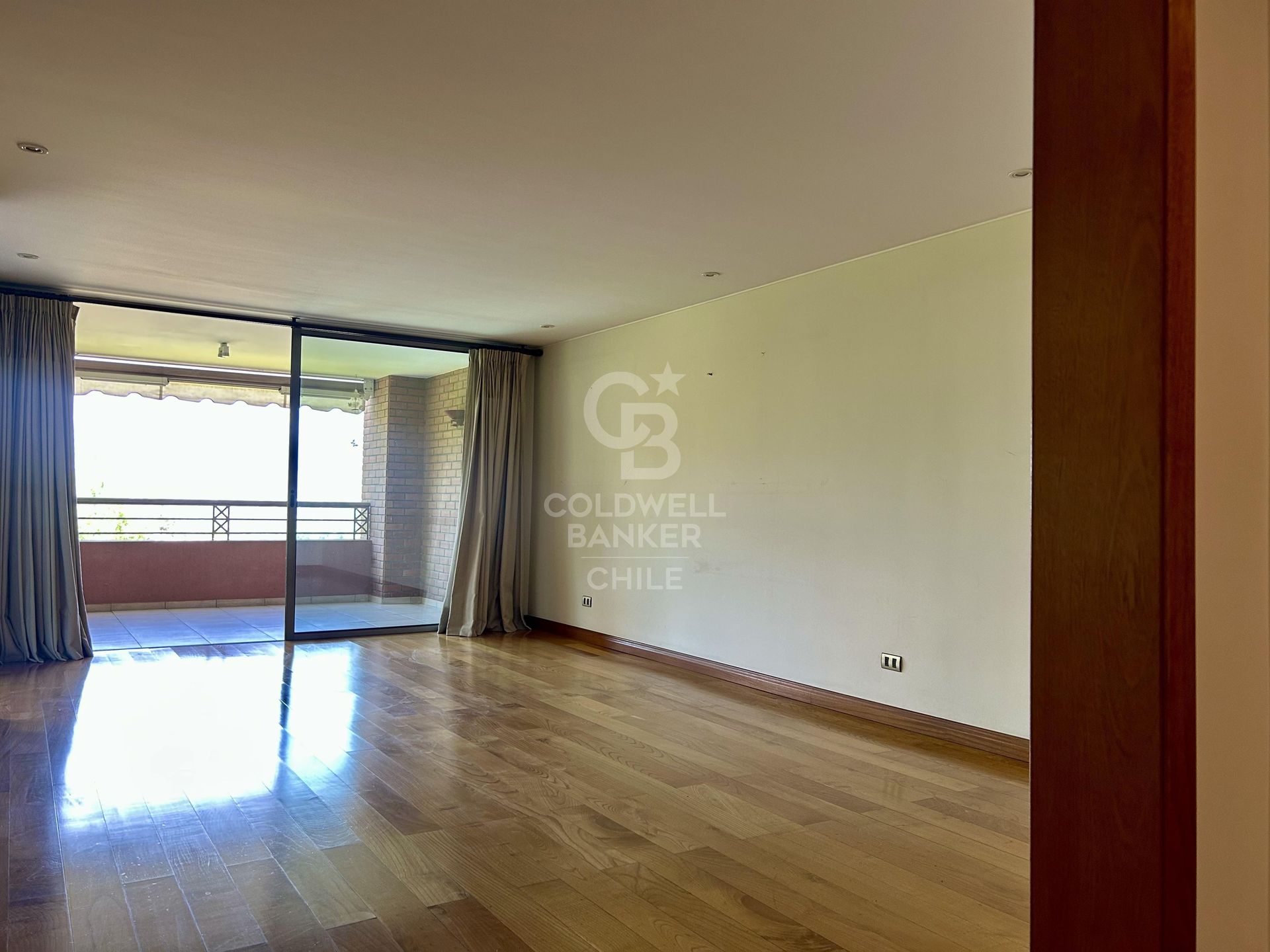 Vitacura, Chile, 5 Bedrooms Bedrooms, ,4 BathroomsBathrooms,Residential,For Sale,1966854