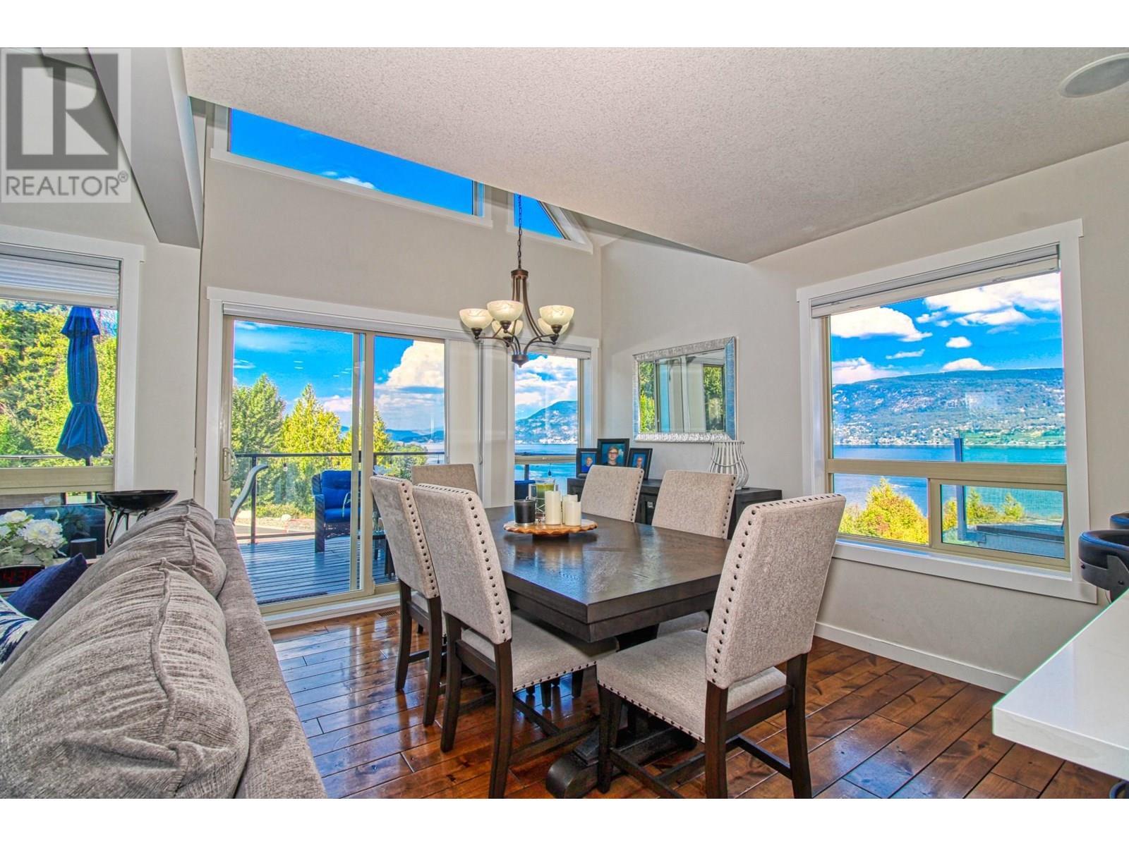 KELOWNA, British Columbia, V1Z 3R8, CA, 3 Bedrooms Bedrooms, ,2 BathroomsBathrooms,Residential,For Sale,1951529