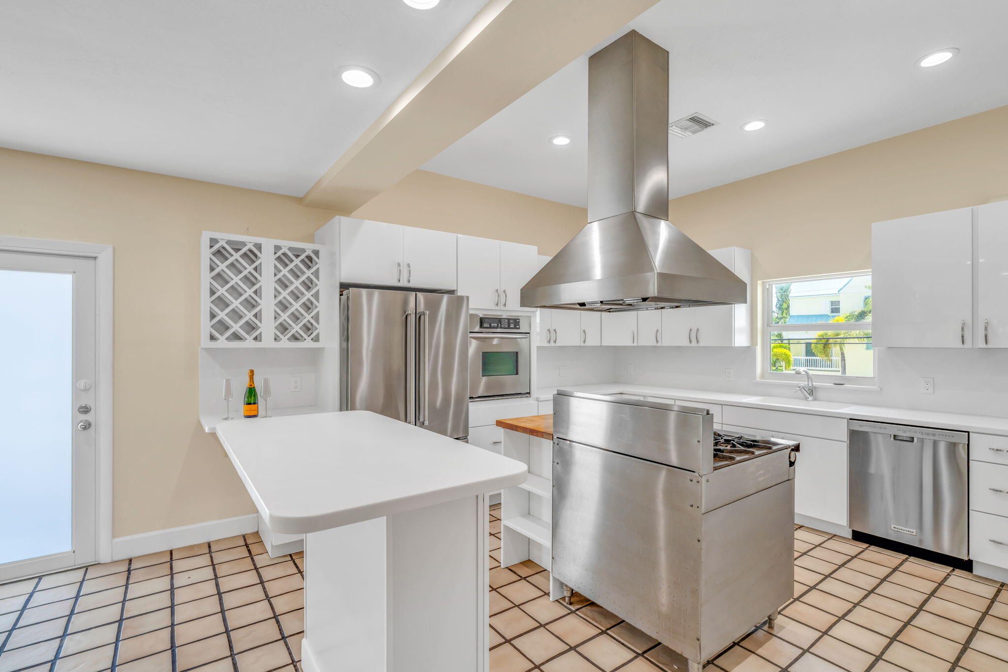 Little Torch, Florida, 33042, United States, 3 Bedrooms Bedrooms, ,3 BathroomsBathrooms,Residential,For Sale,1991451