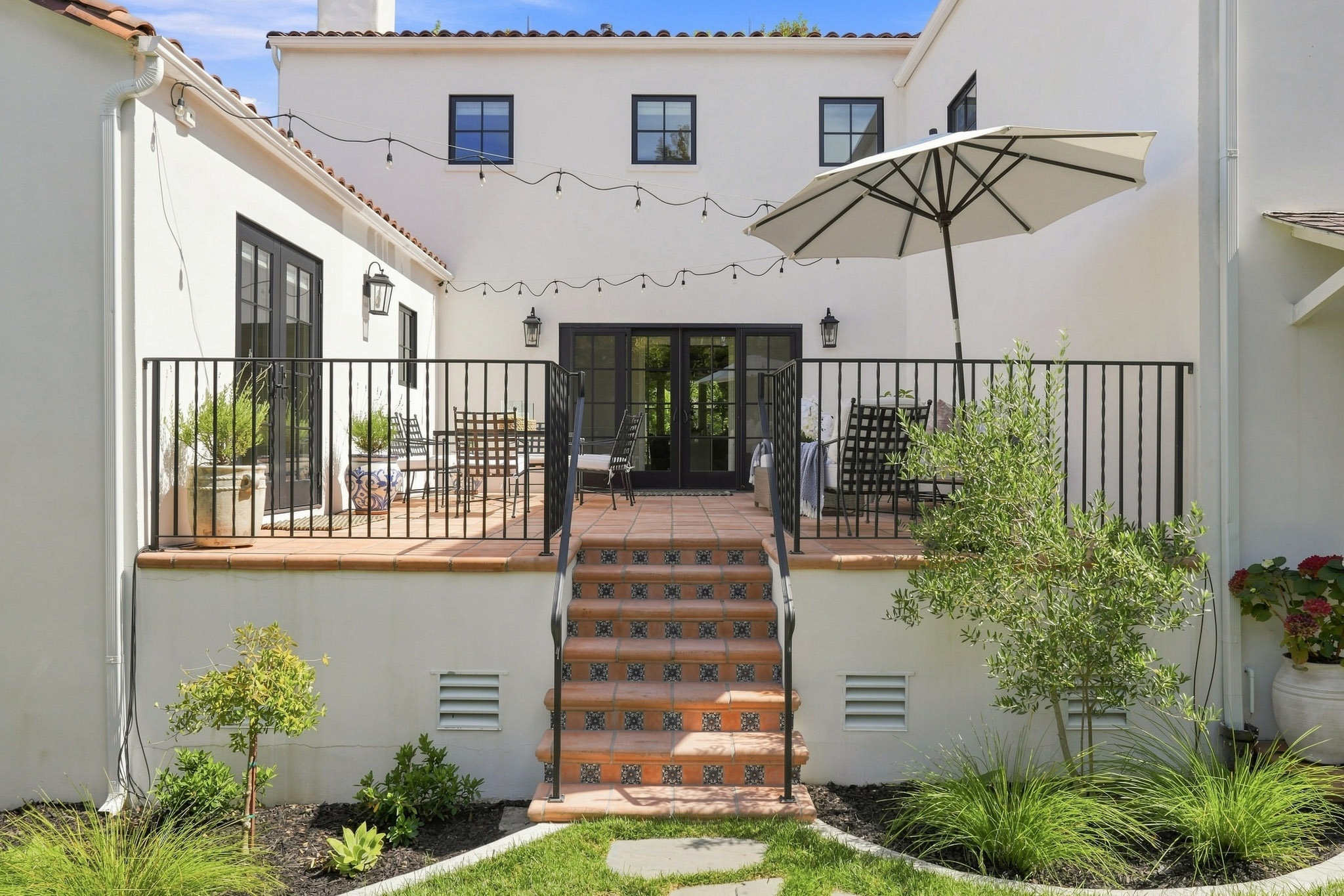  Stunning Spanish-Style Retreat - 物件實景