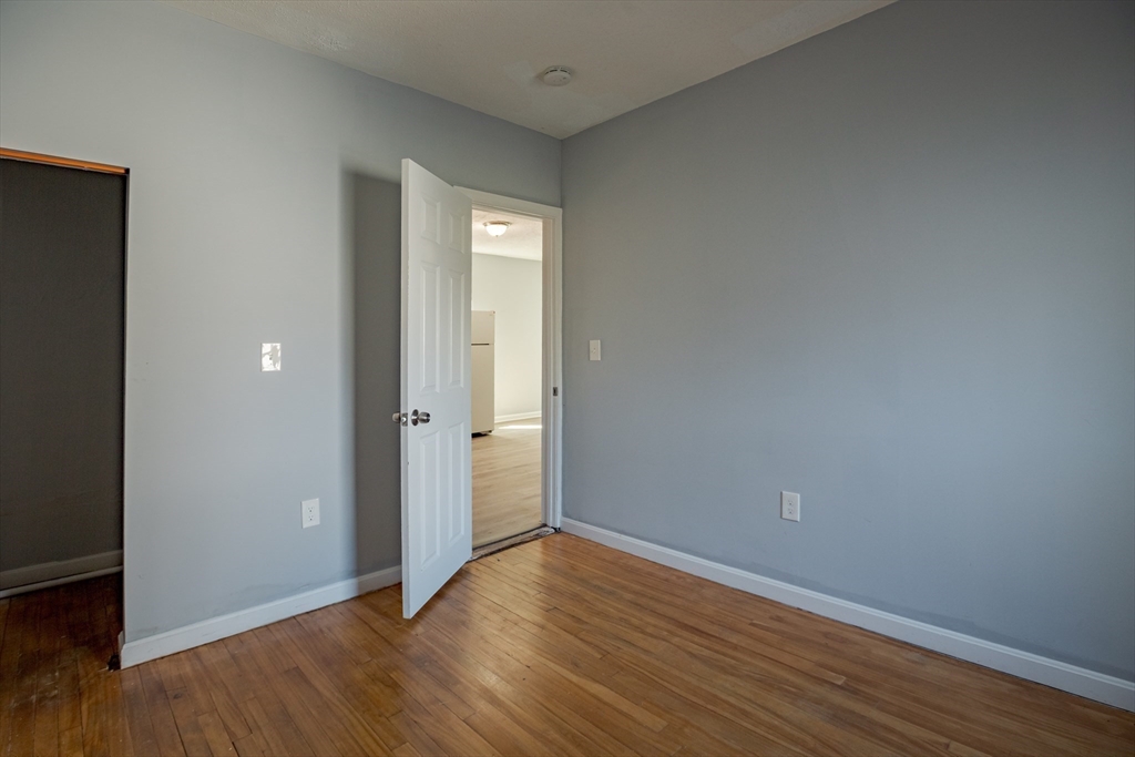 Worcester, Massachusetts, 01604, United States, 8 Bedrooms Bedrooms, ,4 BathroomsBathrooms,Residential,For Sale,1981131