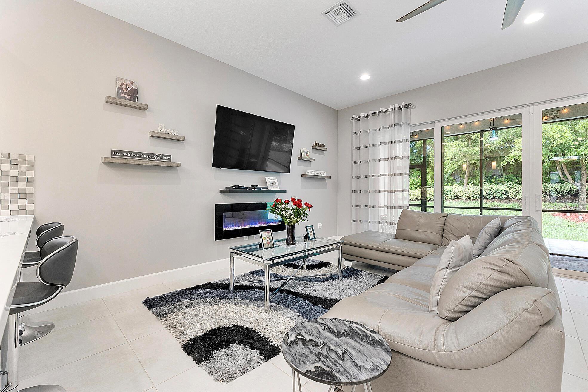 Boynton Beach, Florida, 33473, United States, 2 Bedrooms Bedrooms, ,2 BathroomsBathrooms,Residential,For Sale,1900739