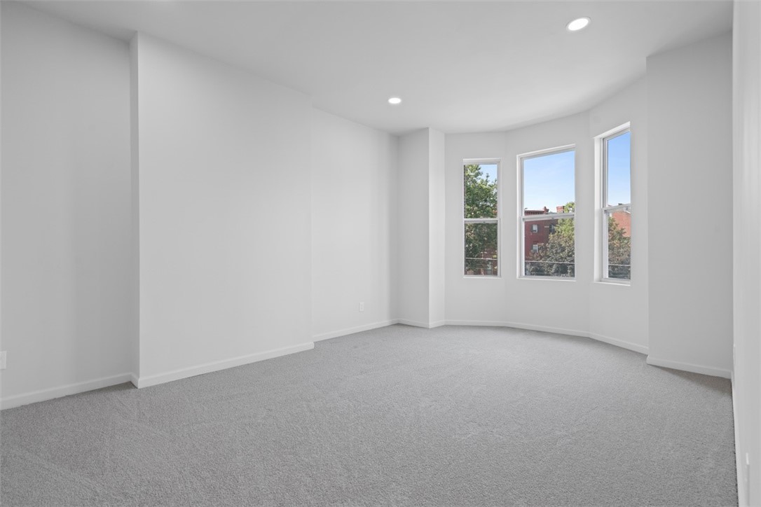 Lawrenceville, Pennsylvania, 15201, United States, 4 Bedrooms Bedrooms, ,4 BathroomsBathrooms,Residential,For Sale,1895769
