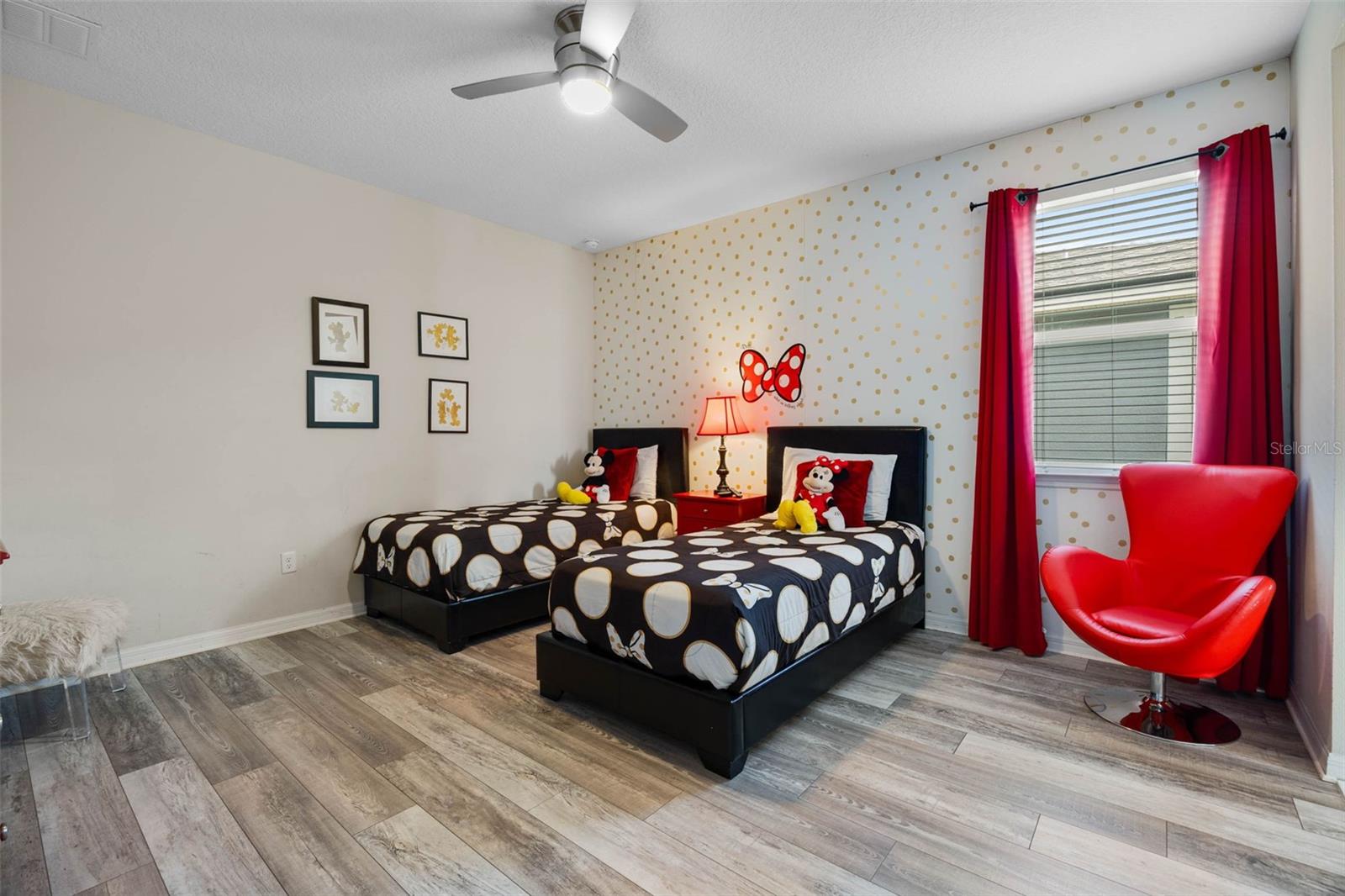 KISSIMMEE, Florida, 34747, United States, 7 Bedrooms Bedrooms, ,6 BathroomsBathrooms,Residential,For Sale,1989938