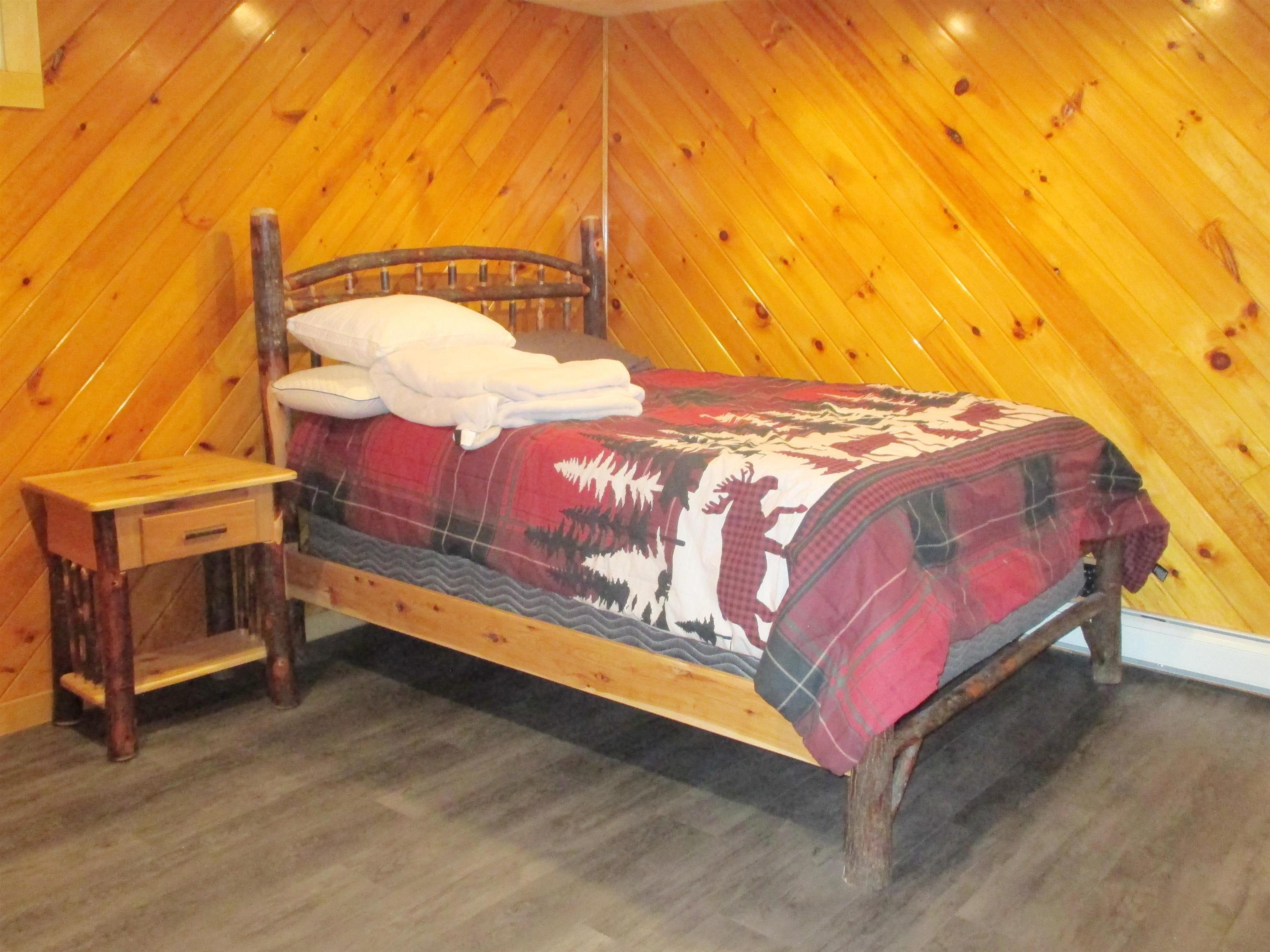 Littleton, New Hampshire, 03561, United States, 5 Bedrooms Bedrooms, ,2 BathroomsBathrooms,Residential,For Sale,1820898