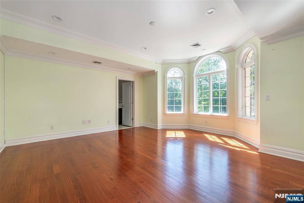 Paramus, New Jersey, 07652, United States, 6 Bedrooms Bedrooms, ,6 BathroomsBathrooms,Residential,For Sale,1947985
