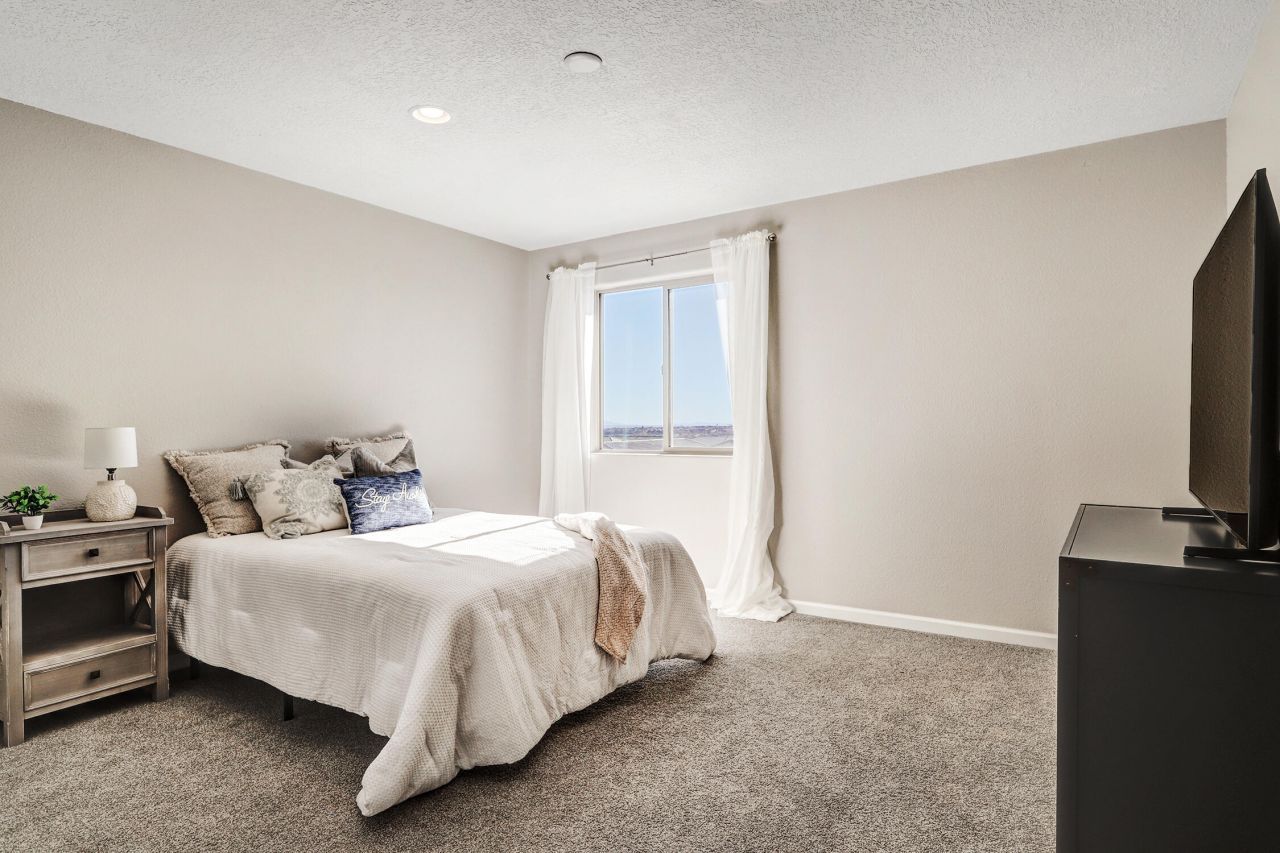 Rio Rancho, New Mexico, 87124, United States, 5 Bedrooms Bedrooms, ,4 BathroomsBathrooms,Residential,For Sale,2003162