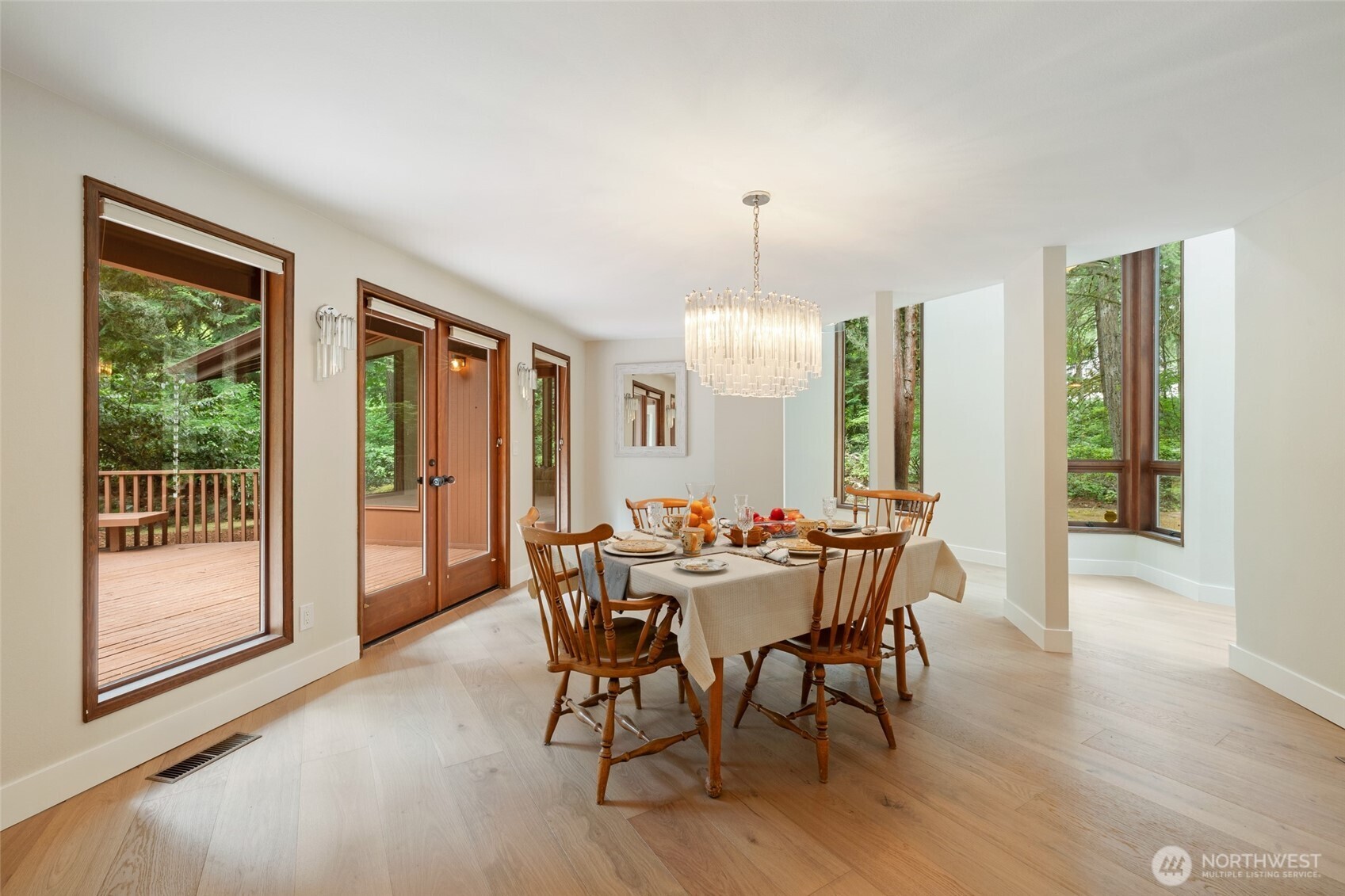 Bellevue, Washington, 98005, United States, 4 Bedrooms Bedrooms, ,4 BathroomsBathrooms,Residential,For Sale,1898840