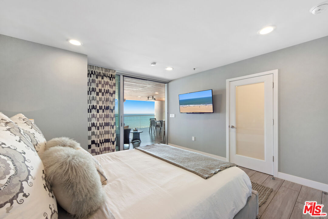 Malibu, California, 90265, United States, 3 Bedrooms Bedrooms, ,4 BathroomsBathrooms,Residential,For Sale,1722107