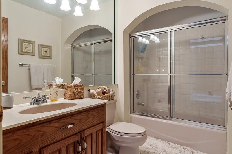 Rockford, Illinois, 61107, United States, 4 Bedrooms Bedrooms, ,5 BathroomsBathrooms,Residential,For Sale,1928082