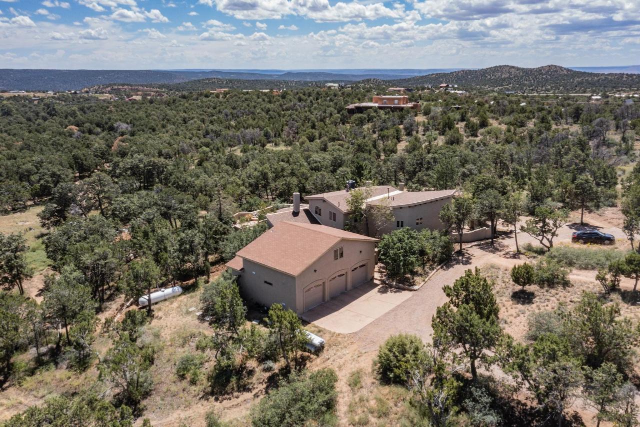 30 Apache Creek, Santa Fe, New Mexico, 87505, United States, 5 Bedrooms Bedrooms, ,4 BathroomsBathrooms,Residential,For Sale,30 Apache Creek,1591905