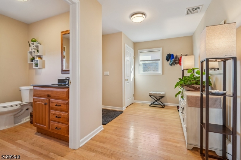 Roxbury Twp., New Jersey, 07850, United States, 4 Bedrooms Bedrooms, ,3 BathroomsBathrooms,Residential,For Sale,2003498