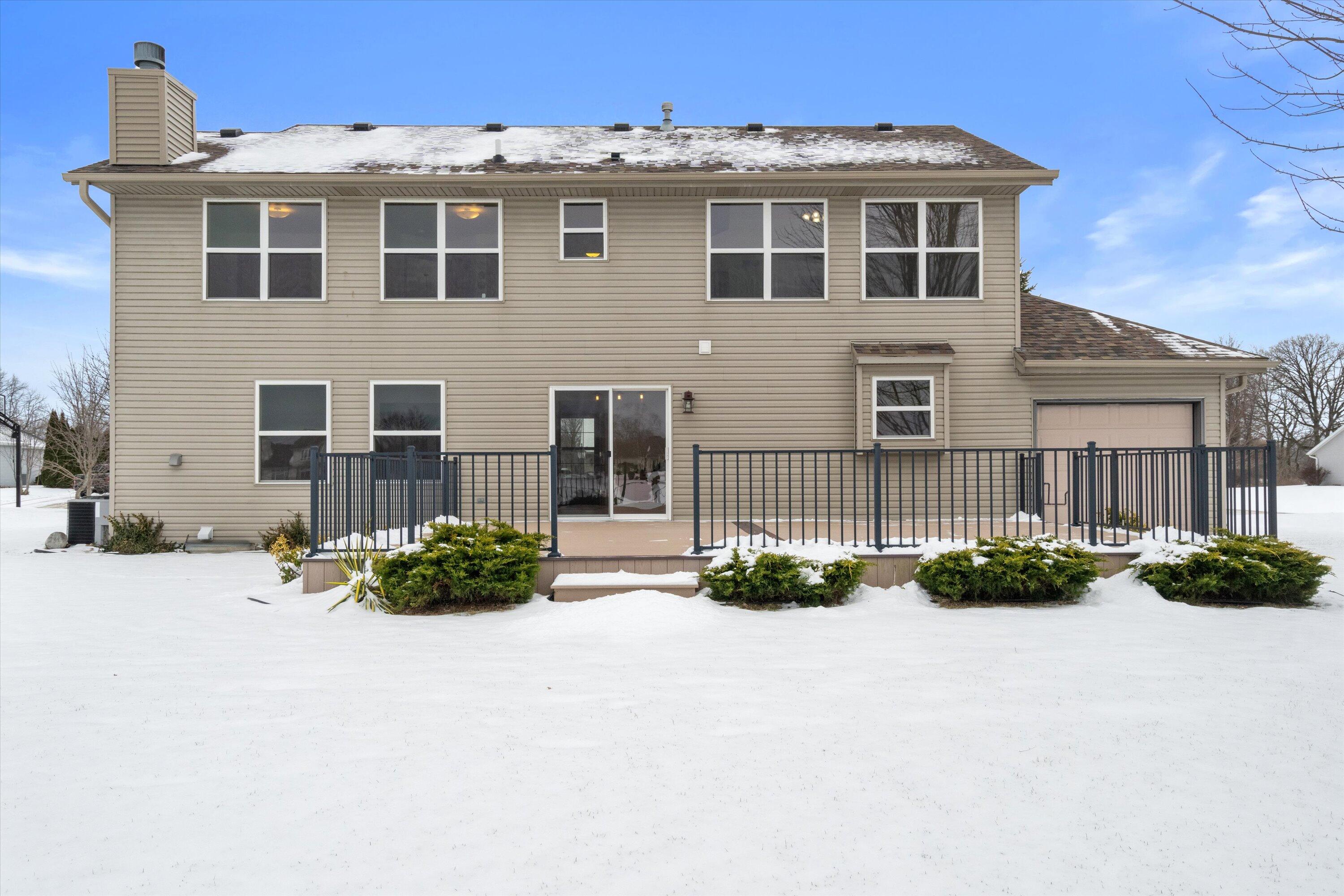 Oak Creek, Wisconsin, 53154, United States, 4 Bedrooms Bedrooms, ,4 BathroomsBathrooms,Residential,For Sale,2007520