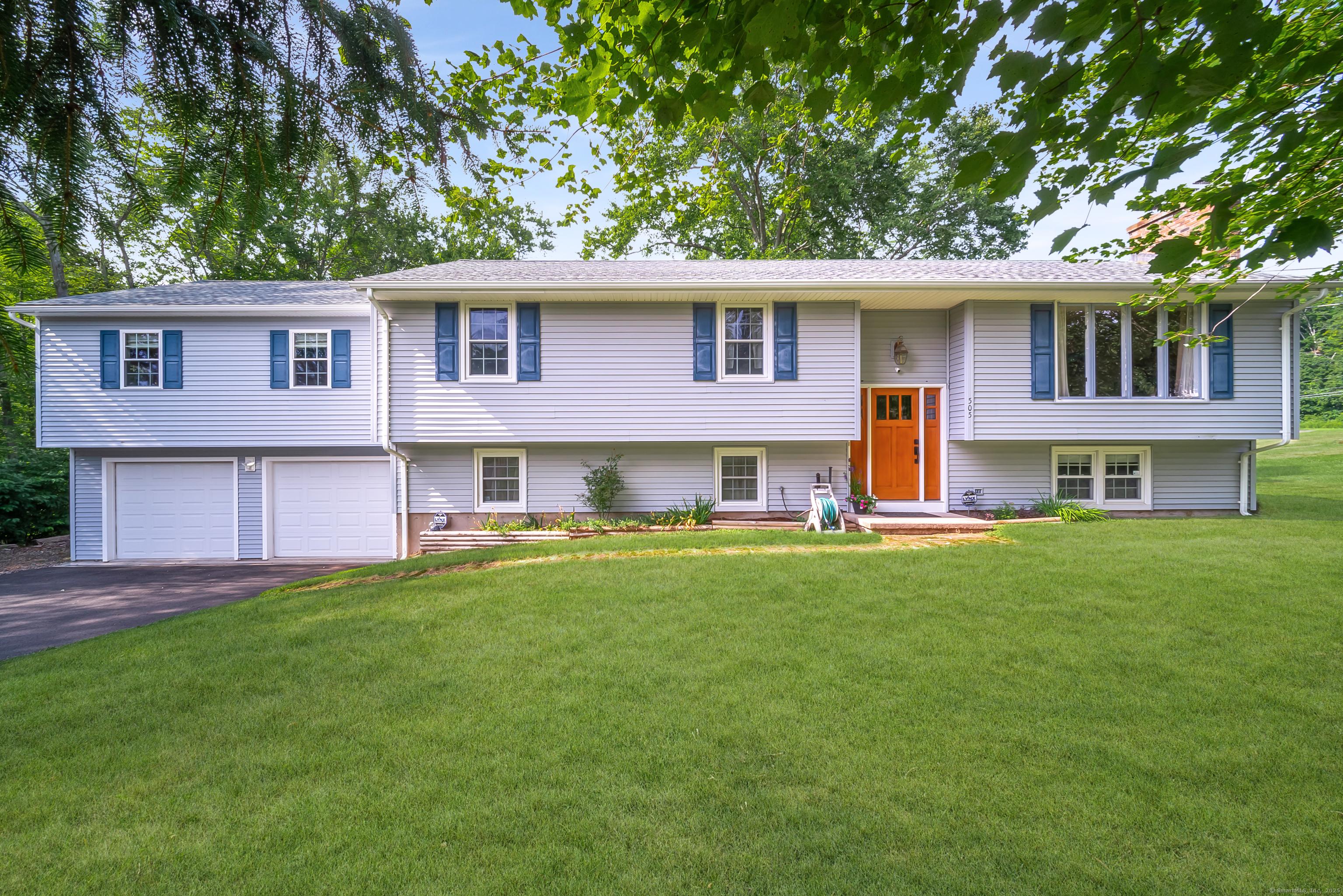 Southington, Connecticut, 06489, United States, 4 Bedrooms Bedrooms, ,4 BathroomsBathrooms,Residential,For Sale,1938423