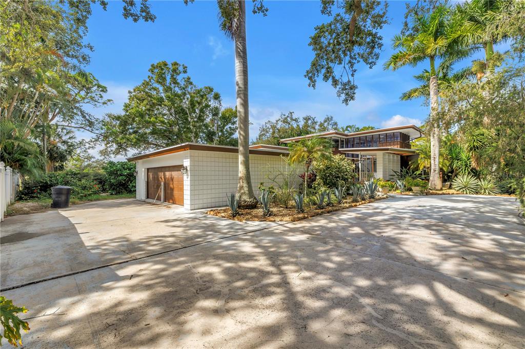 St Petersburg, Florida, 33704, United States, 4 Bedrooms Bedrooms, ,4 BathroomsBathrooms,Residential,For Sale,1991901