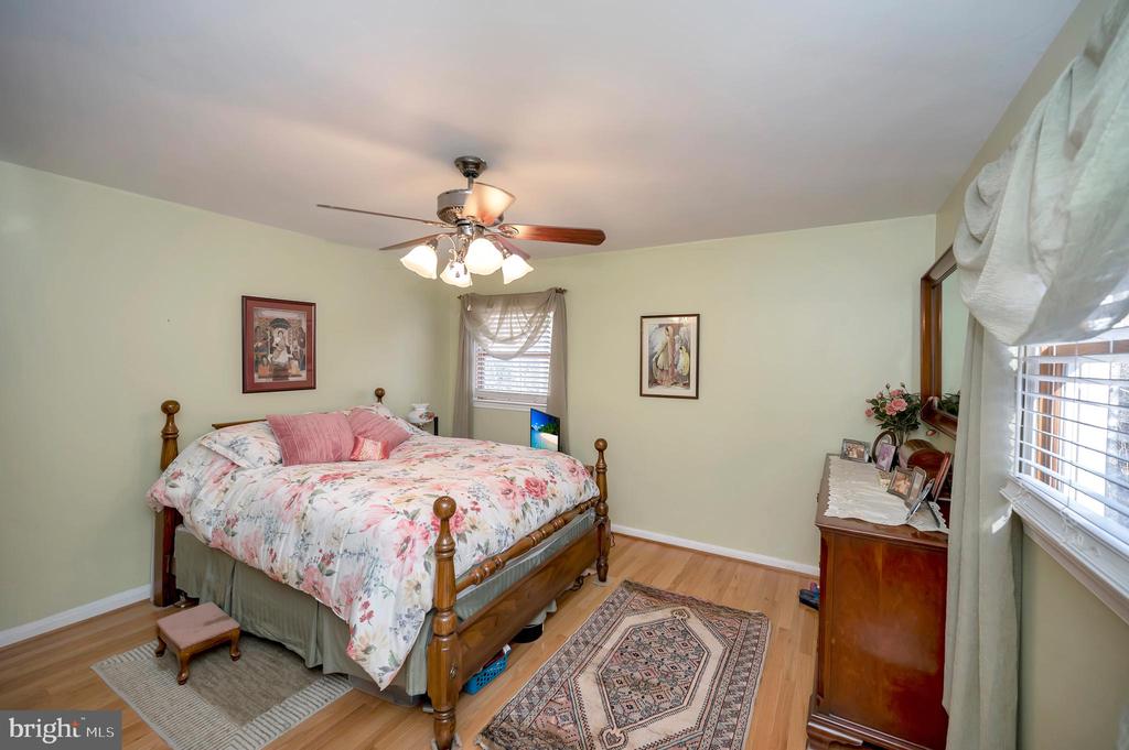 Fredericksburg, Virginia, 22406, United States, 5 Bedrooms Bedrooms, ,3 BathroomsBathrooms,Residential,For Sale,1977445