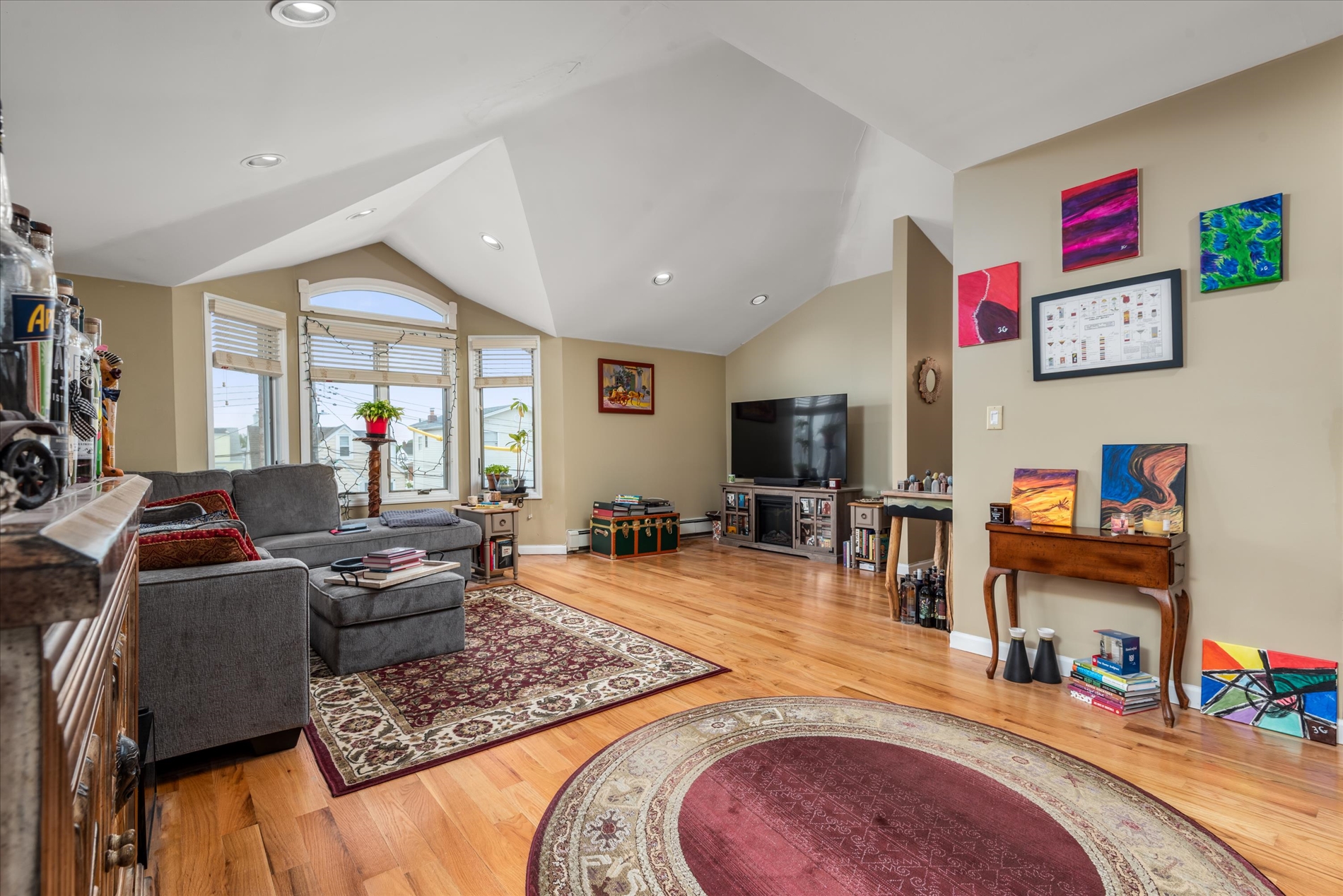 Howard Beach, New York, 11414, United States, 5 Bedrooms Bedrooms, ,4 BathroomsBathrooms,Residential,For Sale,1941286