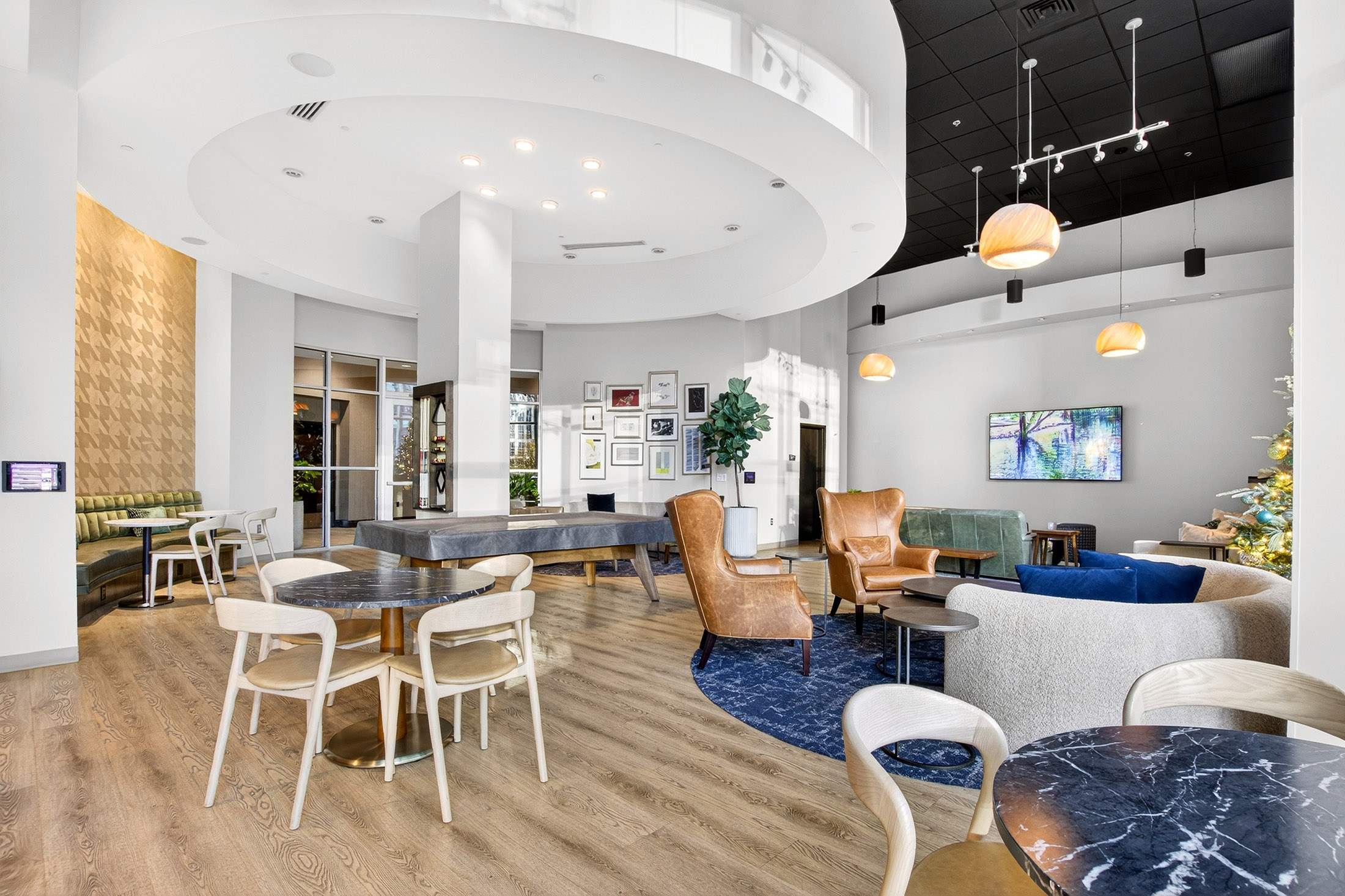  Iconic Intown Living at 1010 Midtown - 物件實景