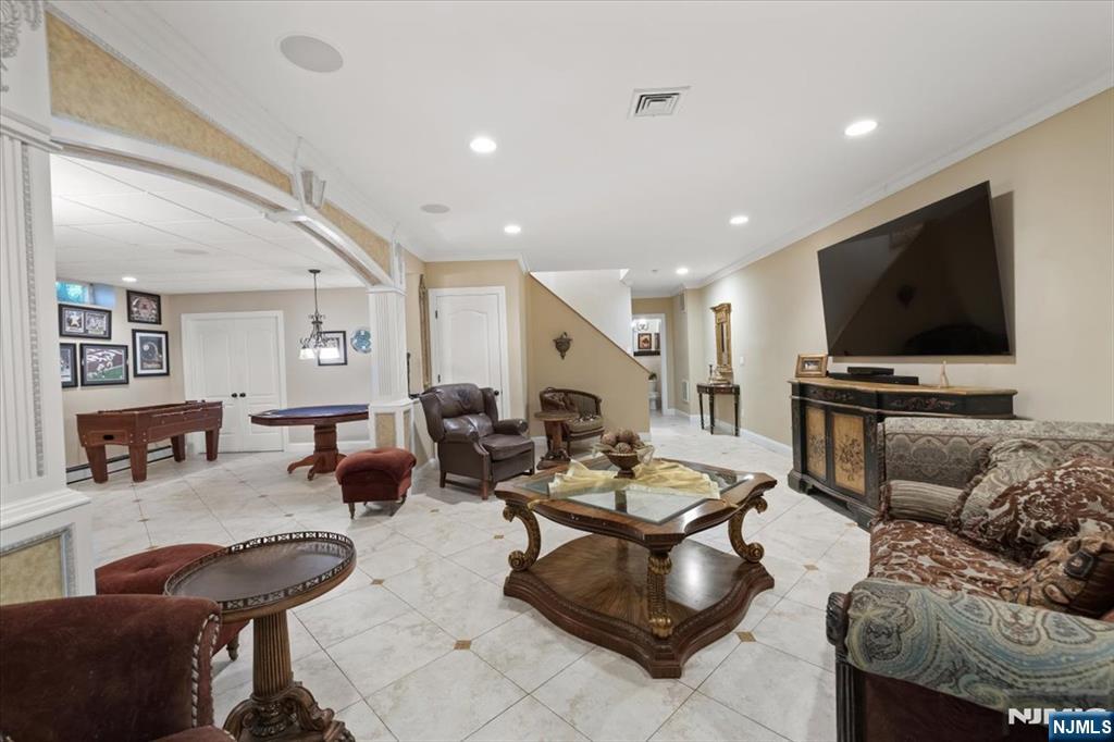 Old Tappan, New Jersey, 07675, United States, 4 Bedrooms Bedrooms, ,5 BathroomsBathrooms,Residential,For Sale,1991175