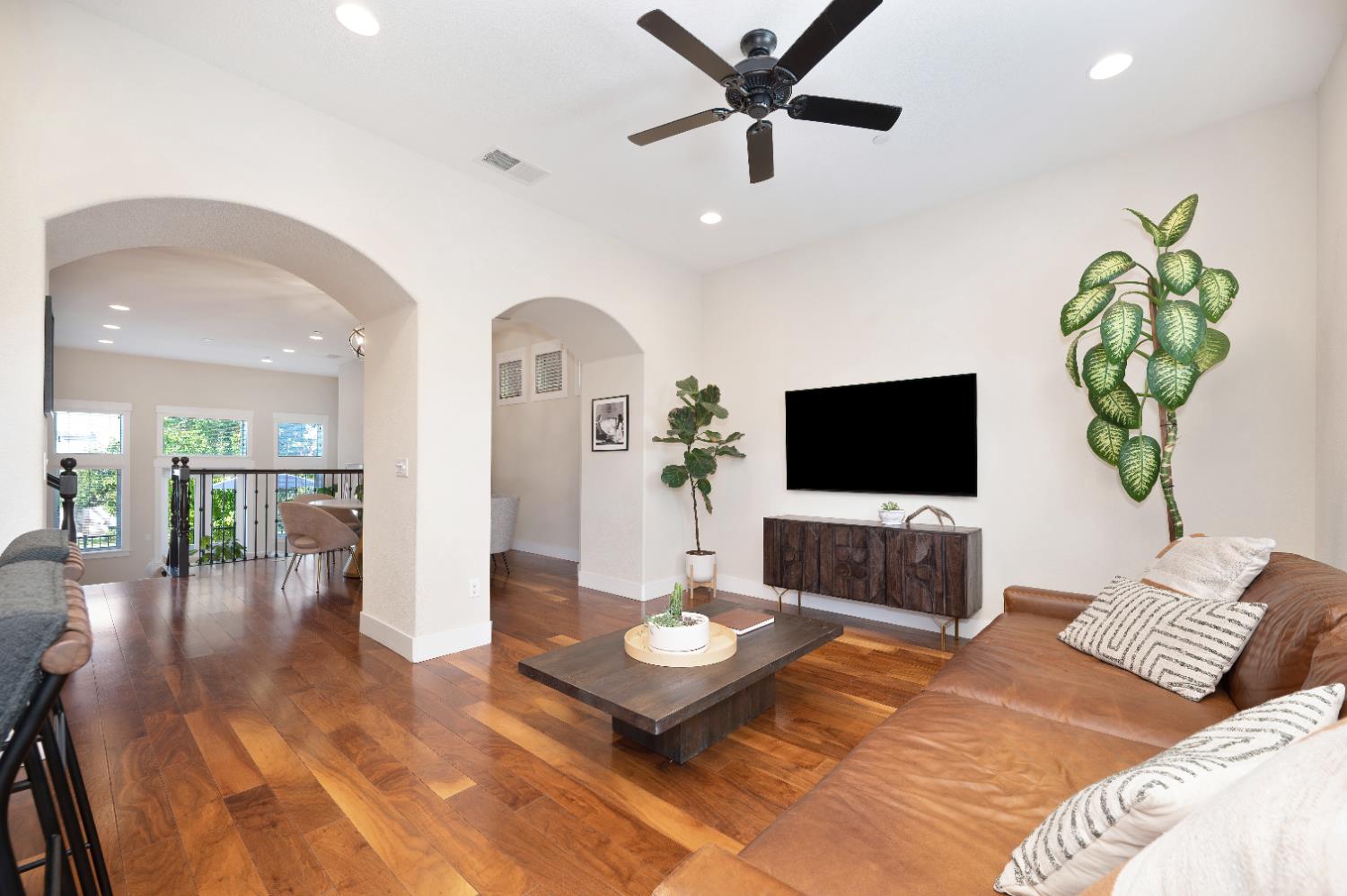 Sacramento, California, 95818, United States, 3 Bedrooms Bedrooms, ,3 BathroomsBathrooms,Residential,For Sale,1988052