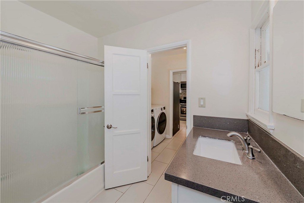 La Crescenta, California, 91214, United States, 3 Bedrooms Bedrooms, ,2 BathroomsBathrooms,Residential,For Sale,1926243