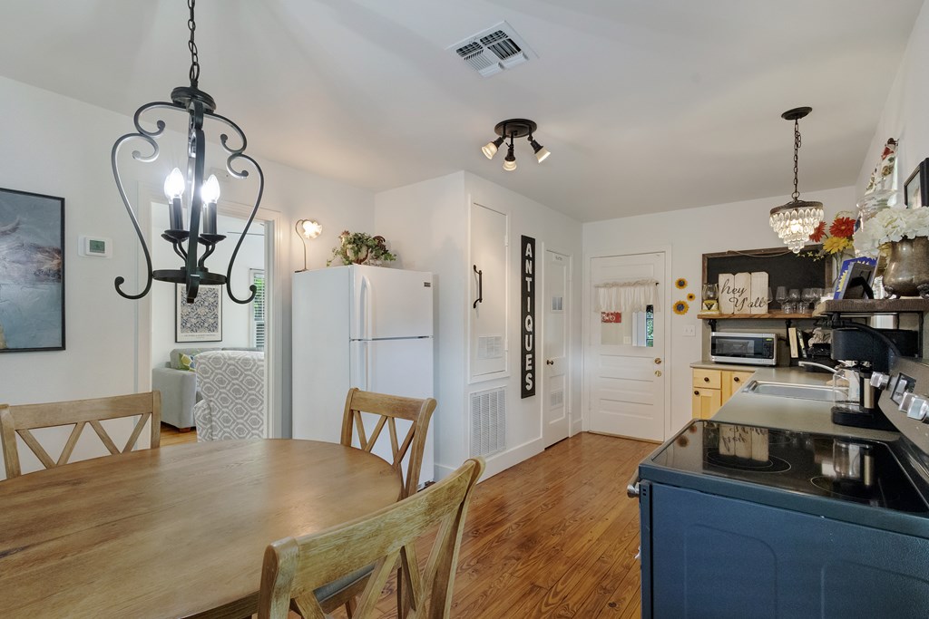 Fredericksburg, Texas, 78624, United States, 1 Bedroom Bedrooms, ,1 BathroomBathrooms,Residential,For Sale,2024250