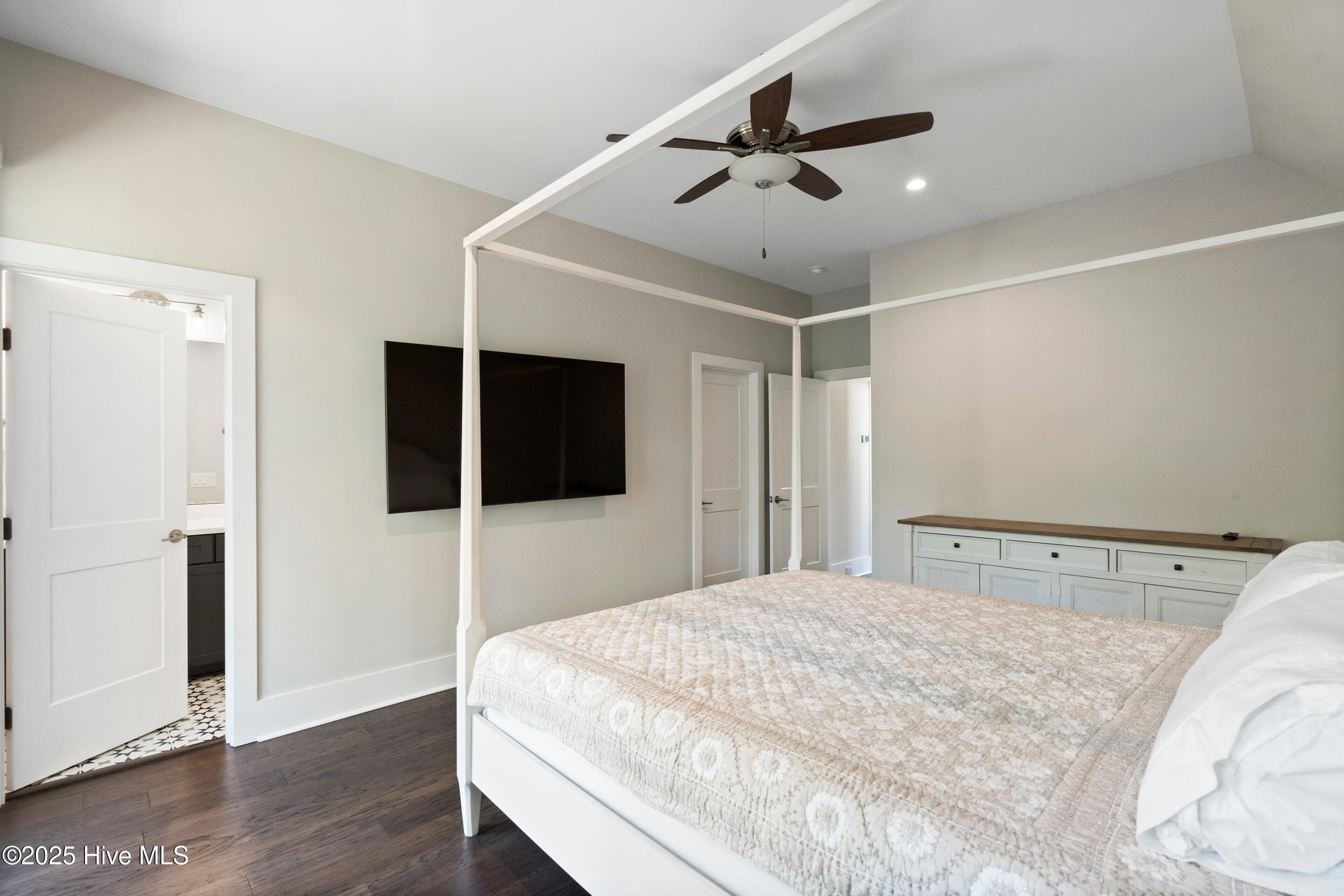 Wilmington, North Carolina, 28411, United States, 4 Bedrooms Bedrooms, ,5 BathroomsBathrooms,Residential,For Sale,1992122