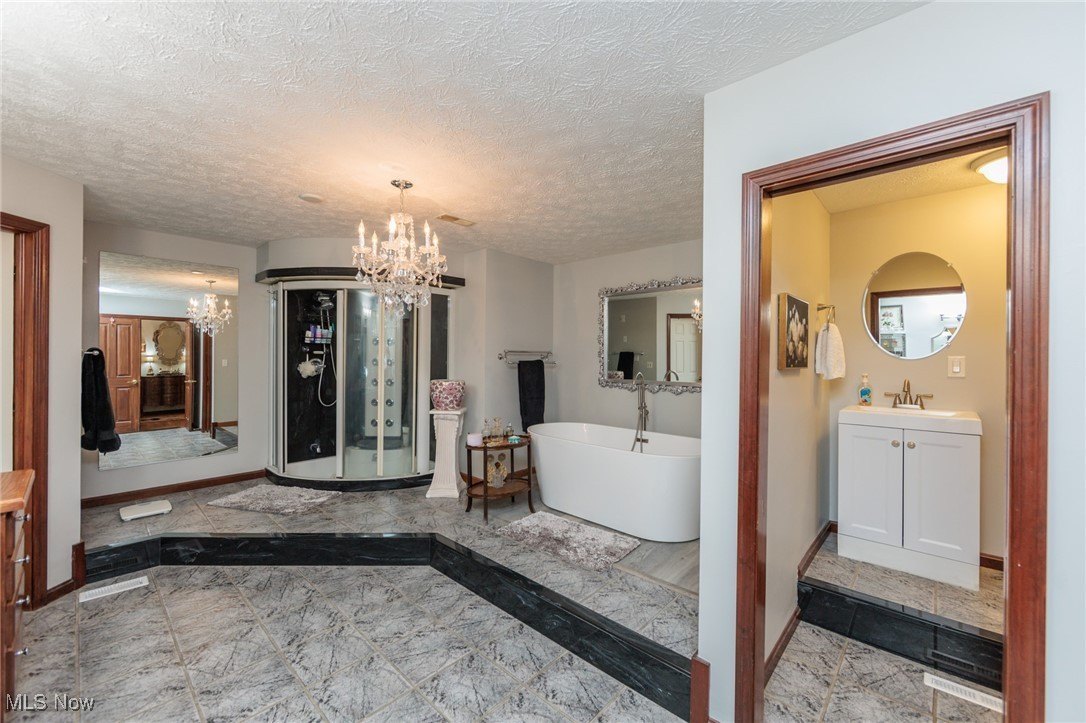 Medina, Ohio, 44256, United States, 5 Bedrooms Bedrooms, ,4 BathroomsBathrooms,Residential,For Sale,1855441