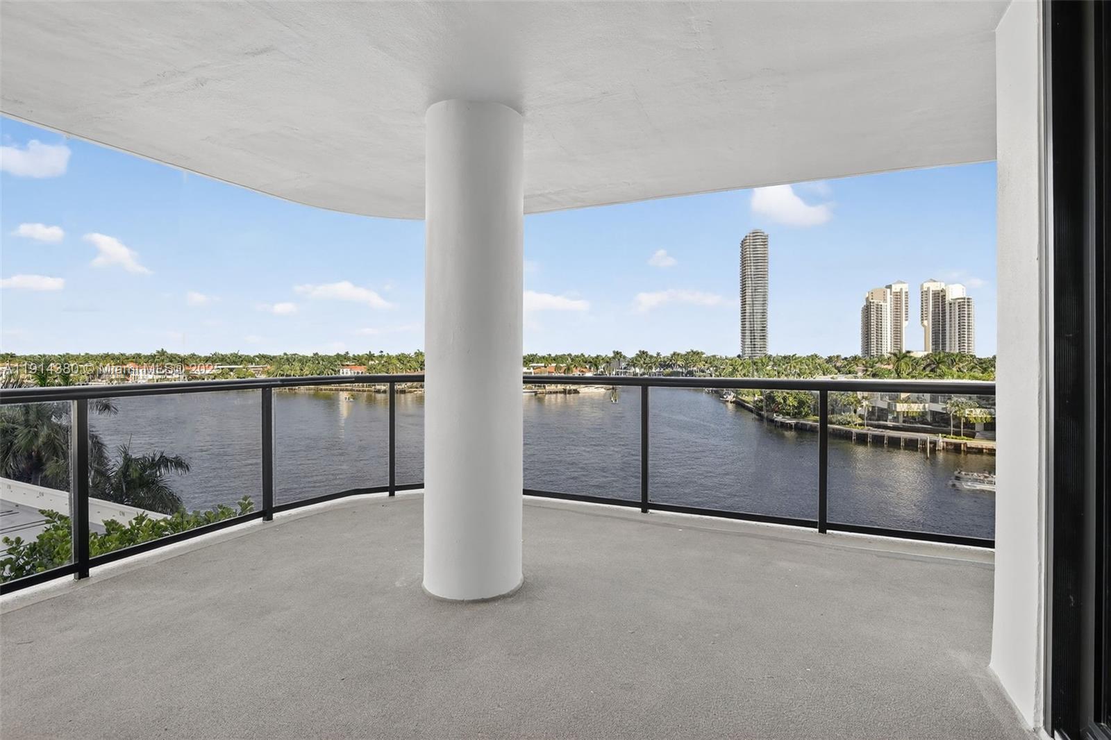 Aventura, Florida, 33180, United States, 3 Bedrooms Bedrooms, ,3 BathroomsBathrooms,Residential,For Sale,1994376