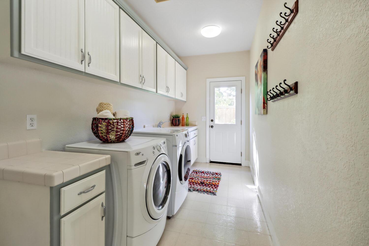 Davis, California, 95618, United States, 4 Bedrooms Bedrooms, ,3 BathroomsBathrooms,Residential,For Sale,1828068