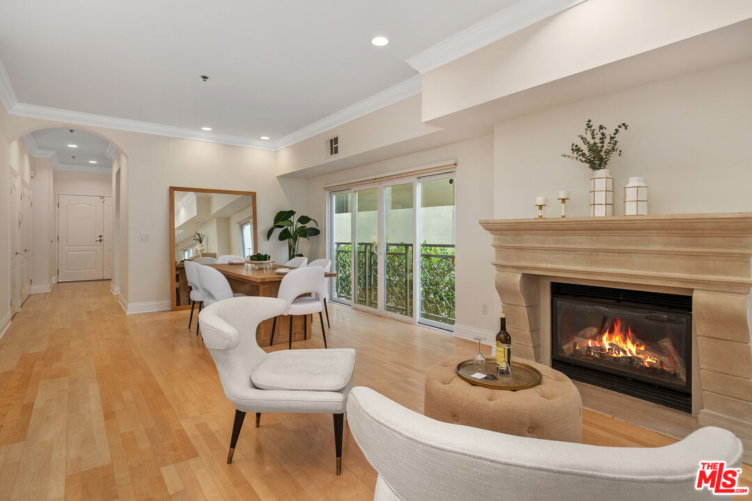 Los Angeles, California, 90049, United States, 3 Bedrooms Bedrooms, ,3 BathroomsBathrooms,Residential,For Sale,1876158