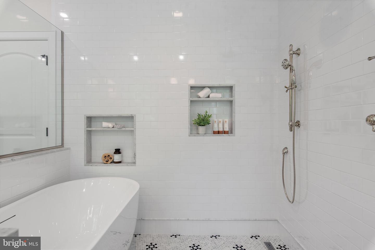 Annapolis, Maryland, 21403, United States, 4 Bedrooms Bedrooms, ,5 BathroomsBathrooms,Residential,For Sale,1900943