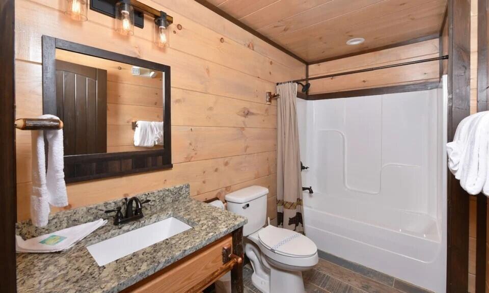 Sevierville, Tennessee, 37876, United States, 16 Bedrooms Bedrooms, ,17 BathroomsBathrooms,Residential,For Sale,1977076