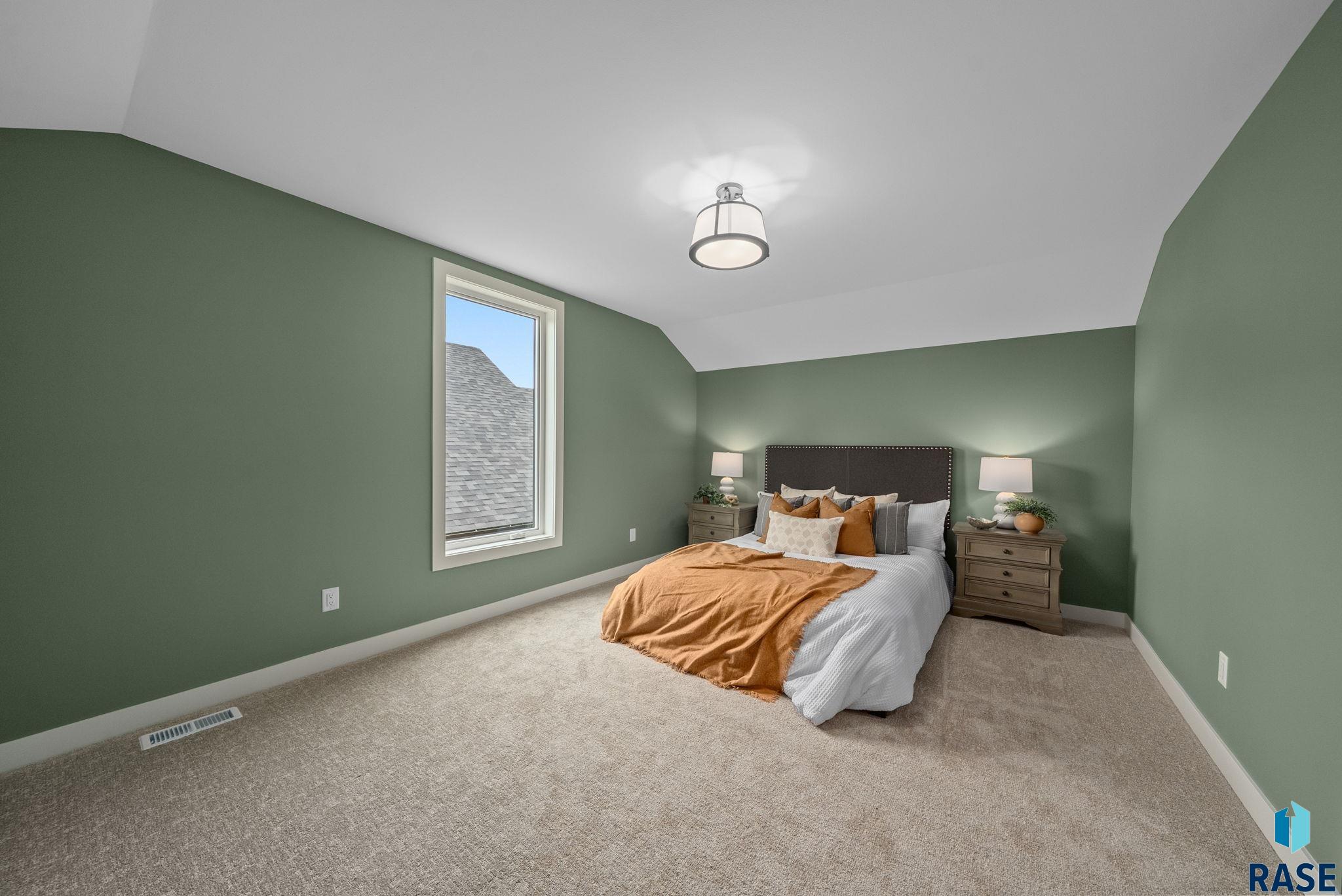 Sioux Falls, South Dakota, 57110, United States, 3 Bedrooms Bedrooms, ,3 BathroomsBathrooms,Residential,For Sale,2005643