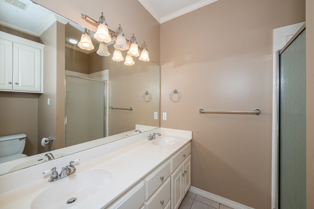 College Station, Texas, 77845, United States, 5 Bedrooms Bedrooms, ,5 BathroomsBathrooms,Residential,For Sale,1876080