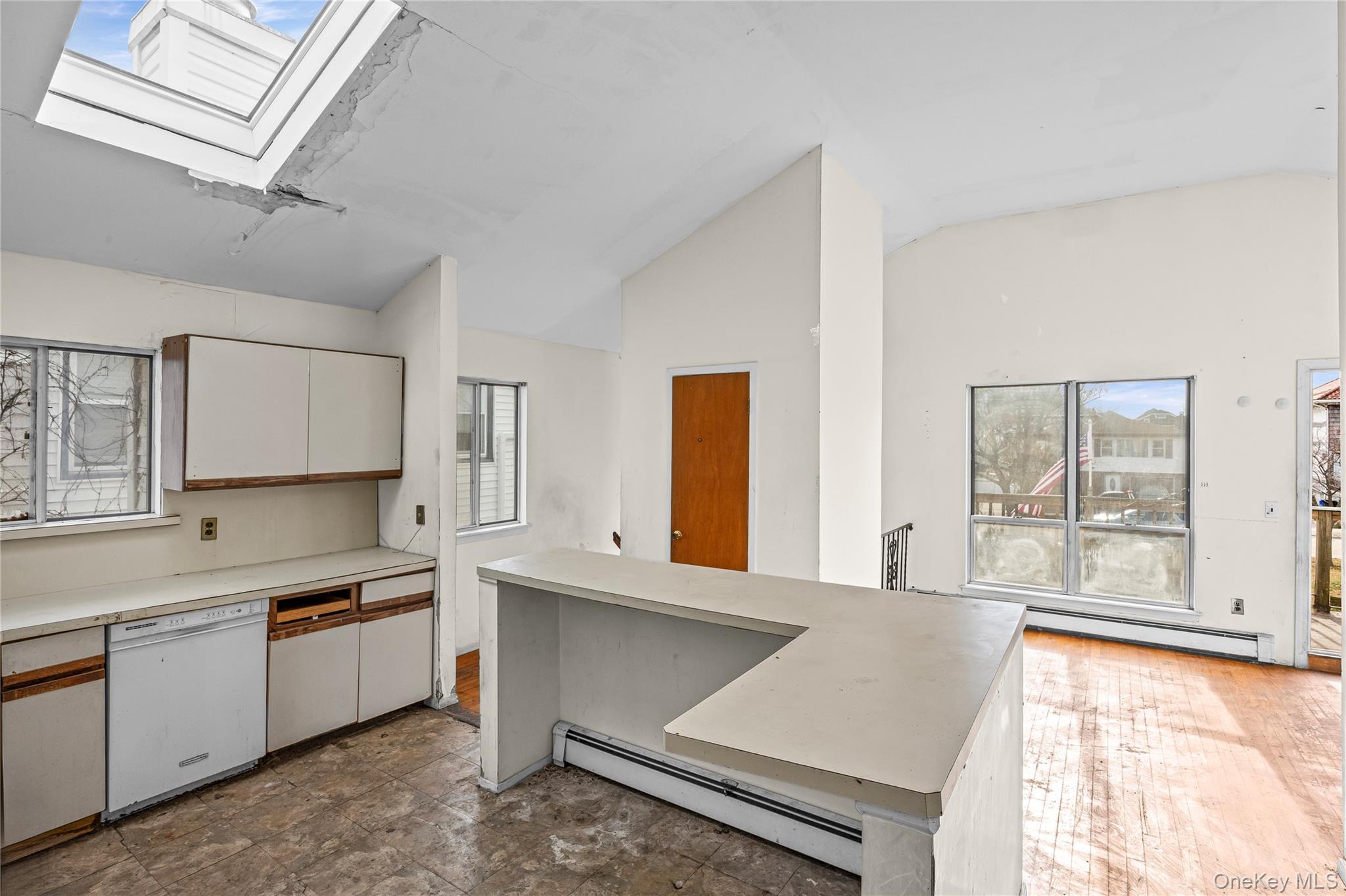 Long Beach, New York, 11561, United States, 5 Bedrooms Bedrooms, ,3 BathroomsBathrooms,Residential,For Sale,2002844